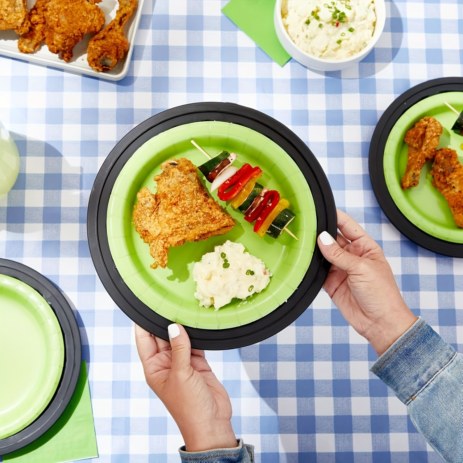Reusable Plastic Paper Plate Holders Set – 10 Inch Snap-On Groove Design, Thickened Durable Holder for Picnics, BBQ, Camping & Party Dinners, Streamlined Dishwasher-Safe Plate Carrier (12 or 20 Piece)