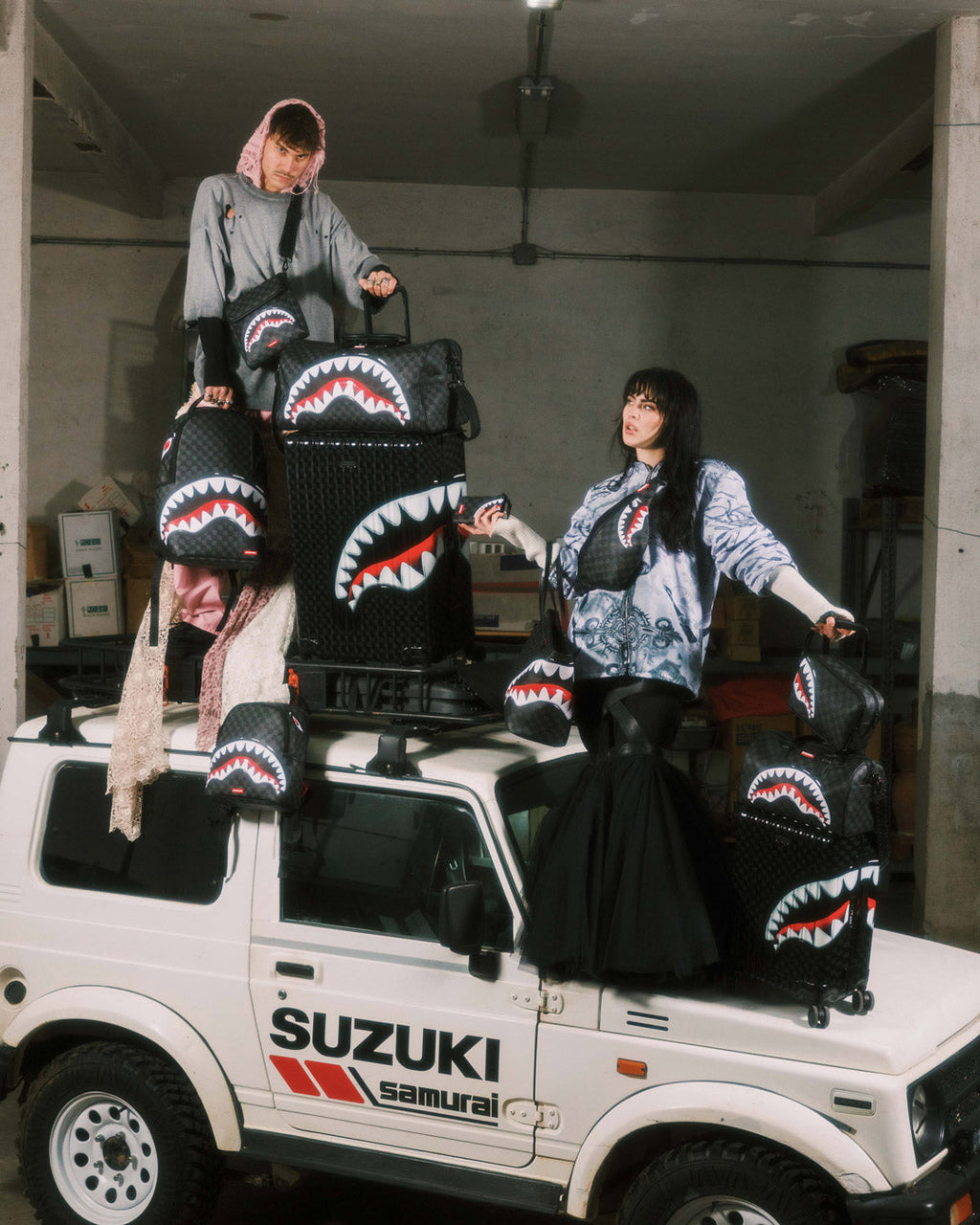 SHARKS IN PARIS HYPER PUFF TOILETRY BRICK