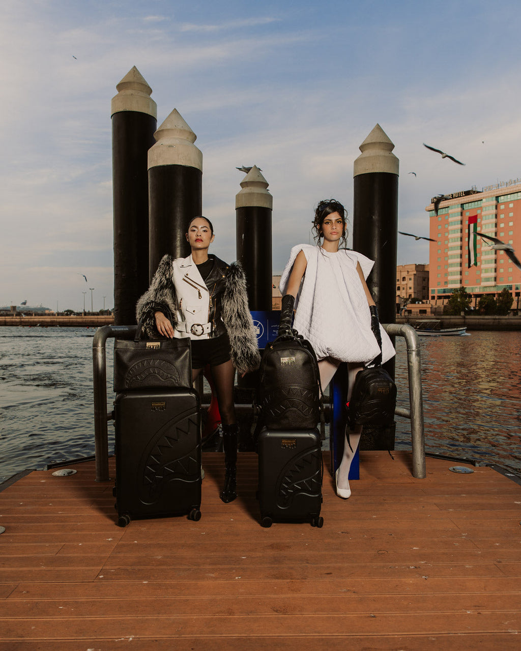 GOLD BRICK DRIP FULL-SIZE LUGGAGE