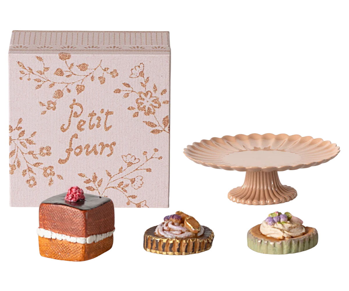 Maileg Miniature Cakes & Cake Stand