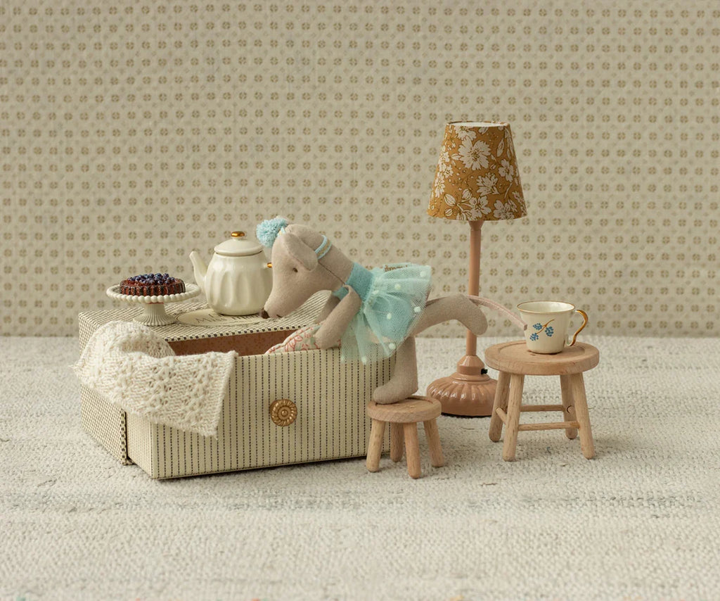 Maileg Dance Mouse in Daybed, Little Sister - Mint