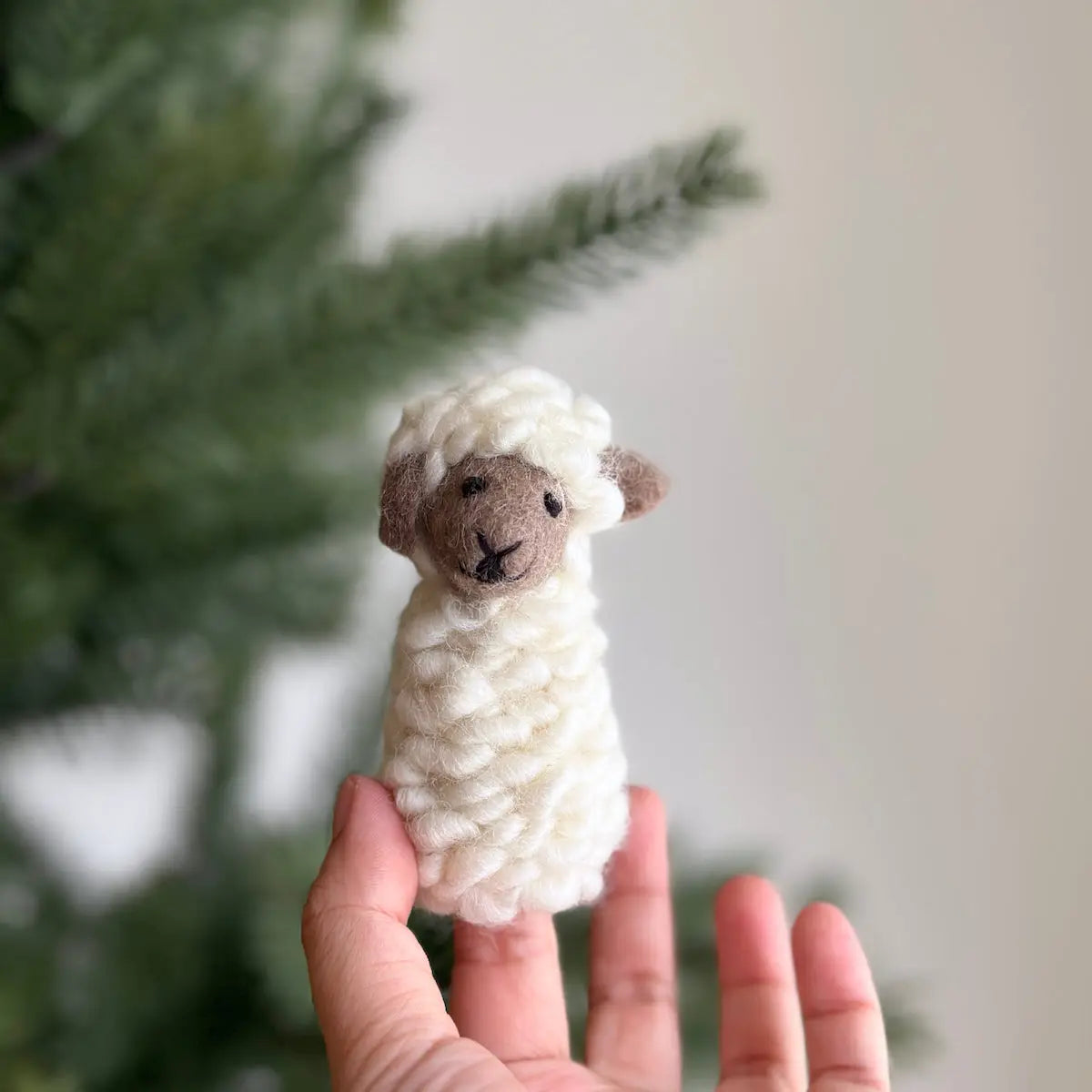 Felt Finger Puppet: Fluffy Sheep