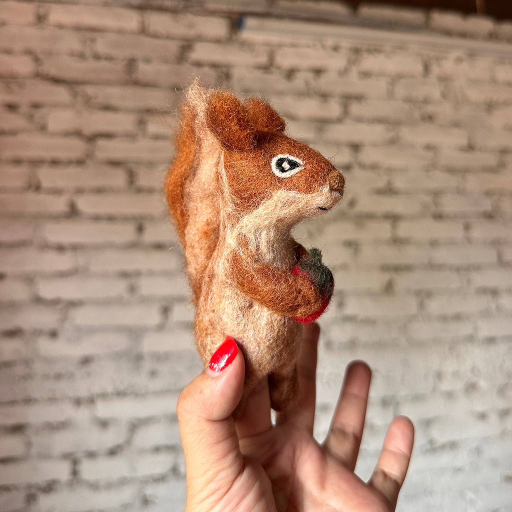 Felt Finger Puppet: Brown Squirrel