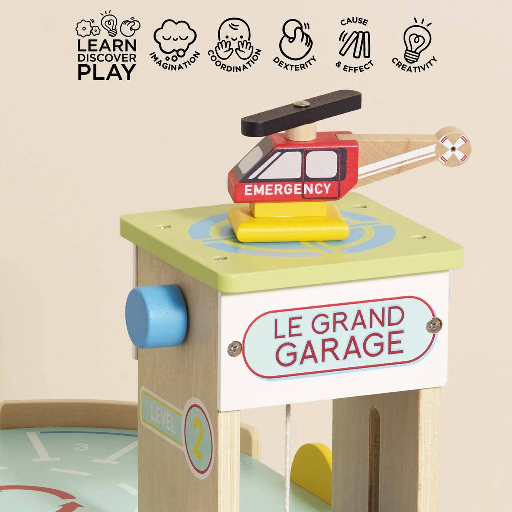 Le Grand Wooden Garage