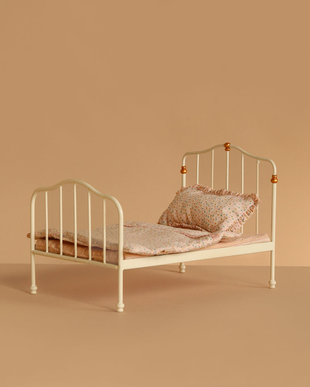 Maileg Grandma and Grandpa Bedroom Set