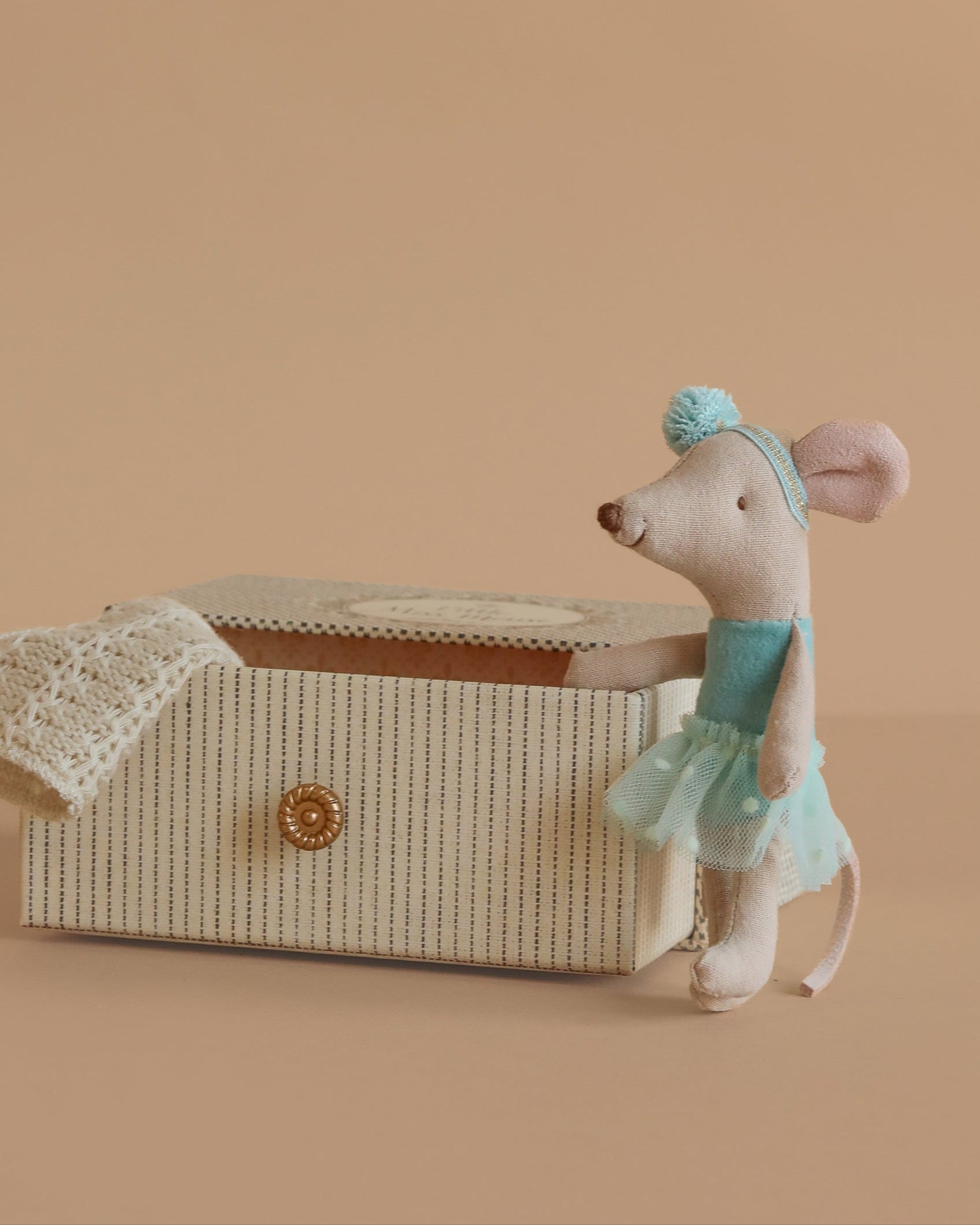 Maileg Dance Mouse in Daybed, Little Sister - Mint