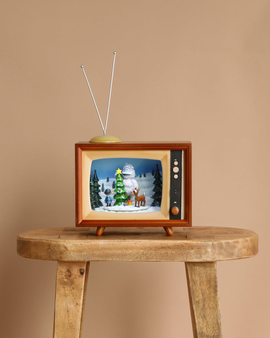 Christmas Music TV - Yeti and Rudolf