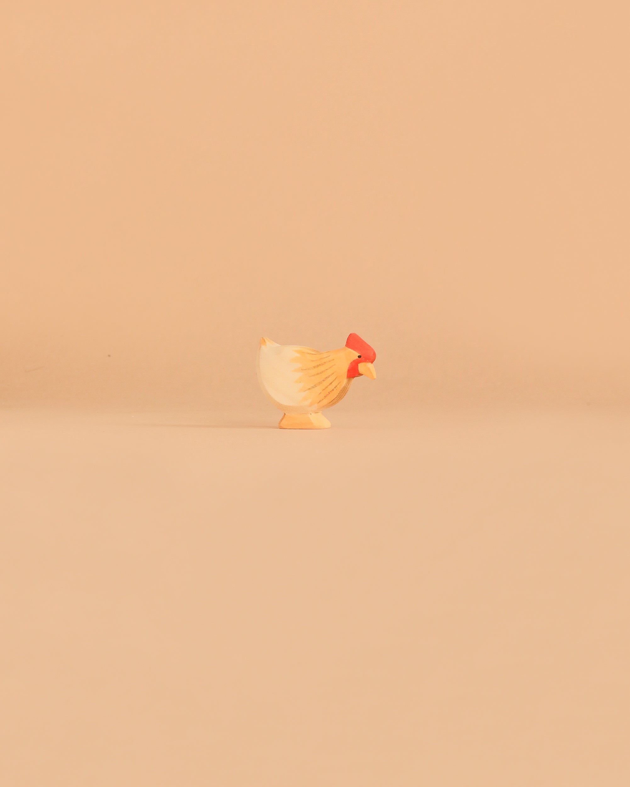Ostheimer Hen Standing - Ochre