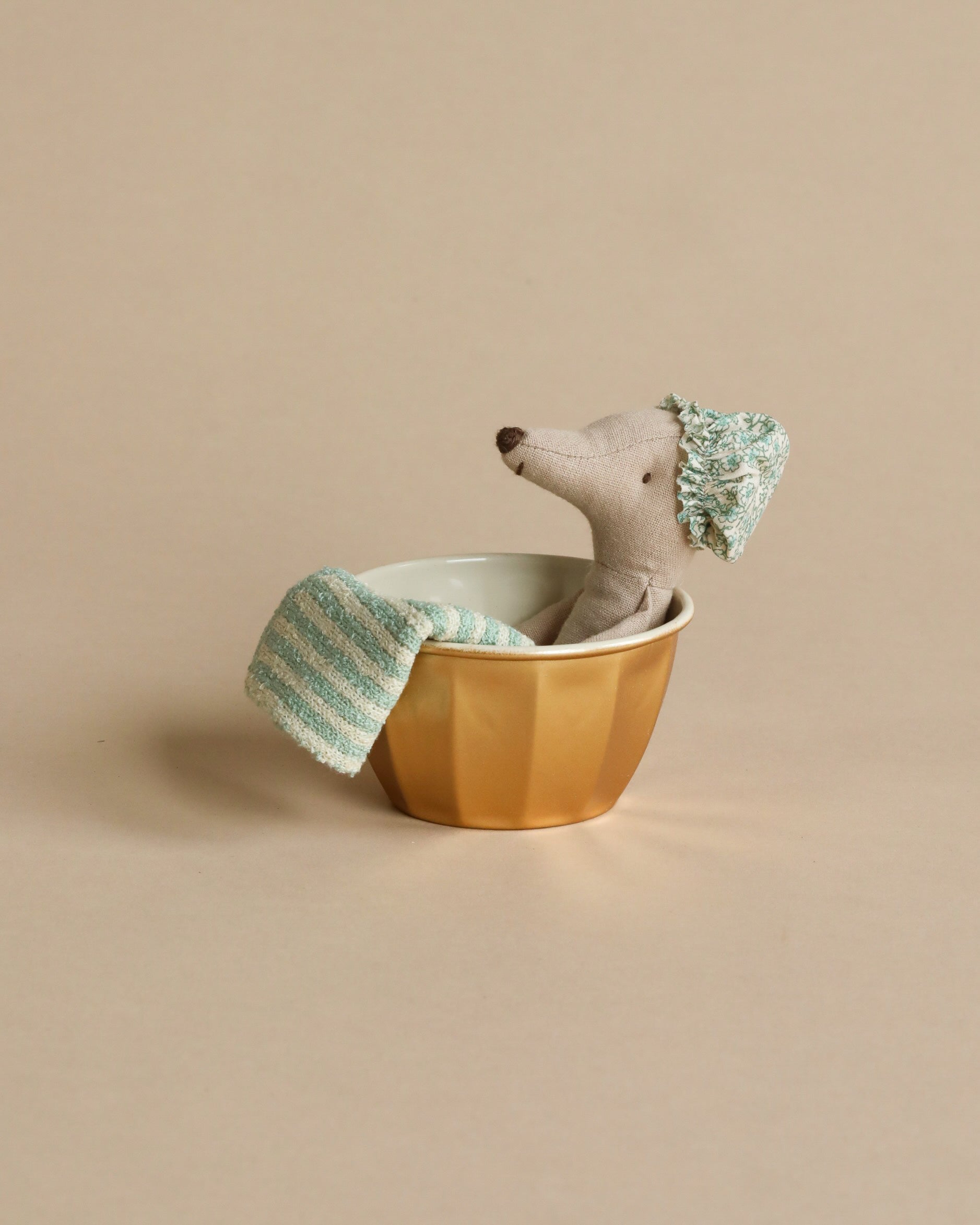 Maileg Wellness Mouse, Big Sister (Mint)