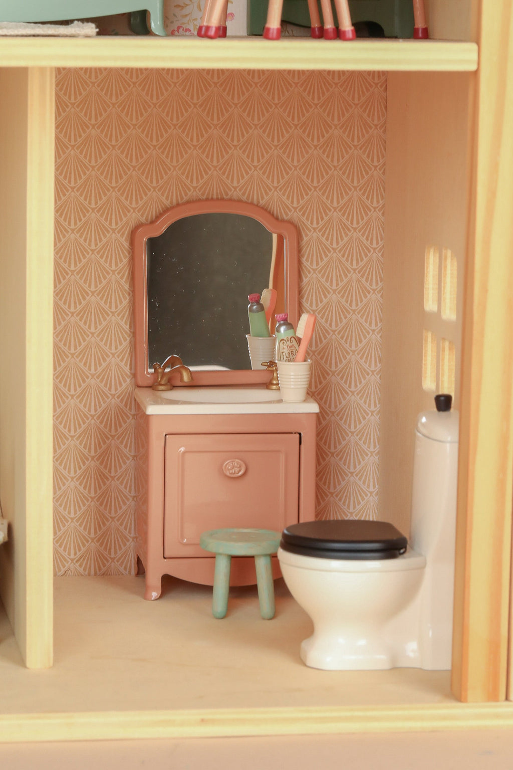 Maileg Fully Furnished Farmhouse Set + Surprise Gift