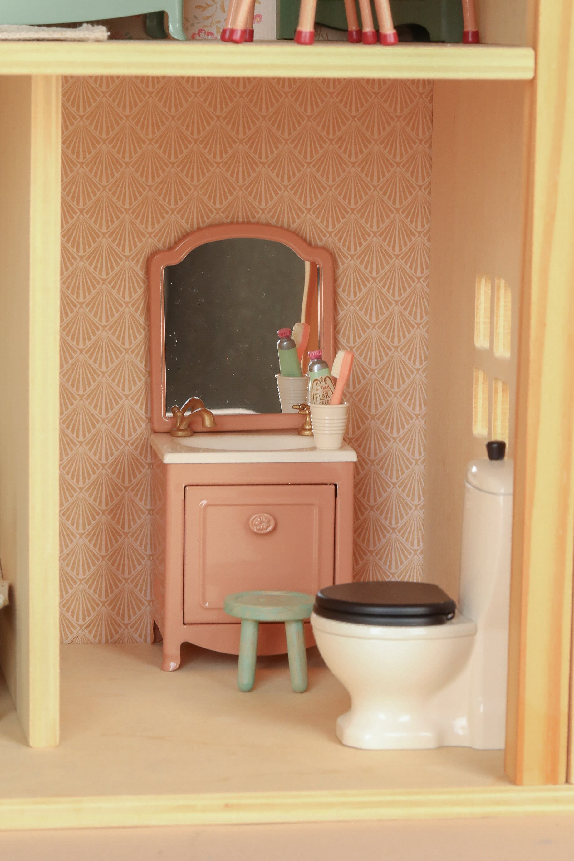 Maileg Fully Furnished Farmhouse Set + Surprise Gift
