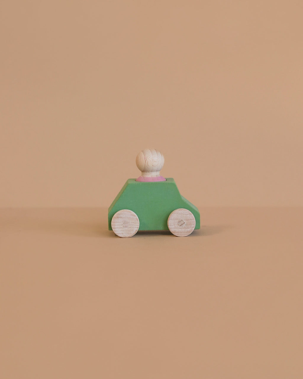 Lubulona Wooden Car with Figure - Mint
