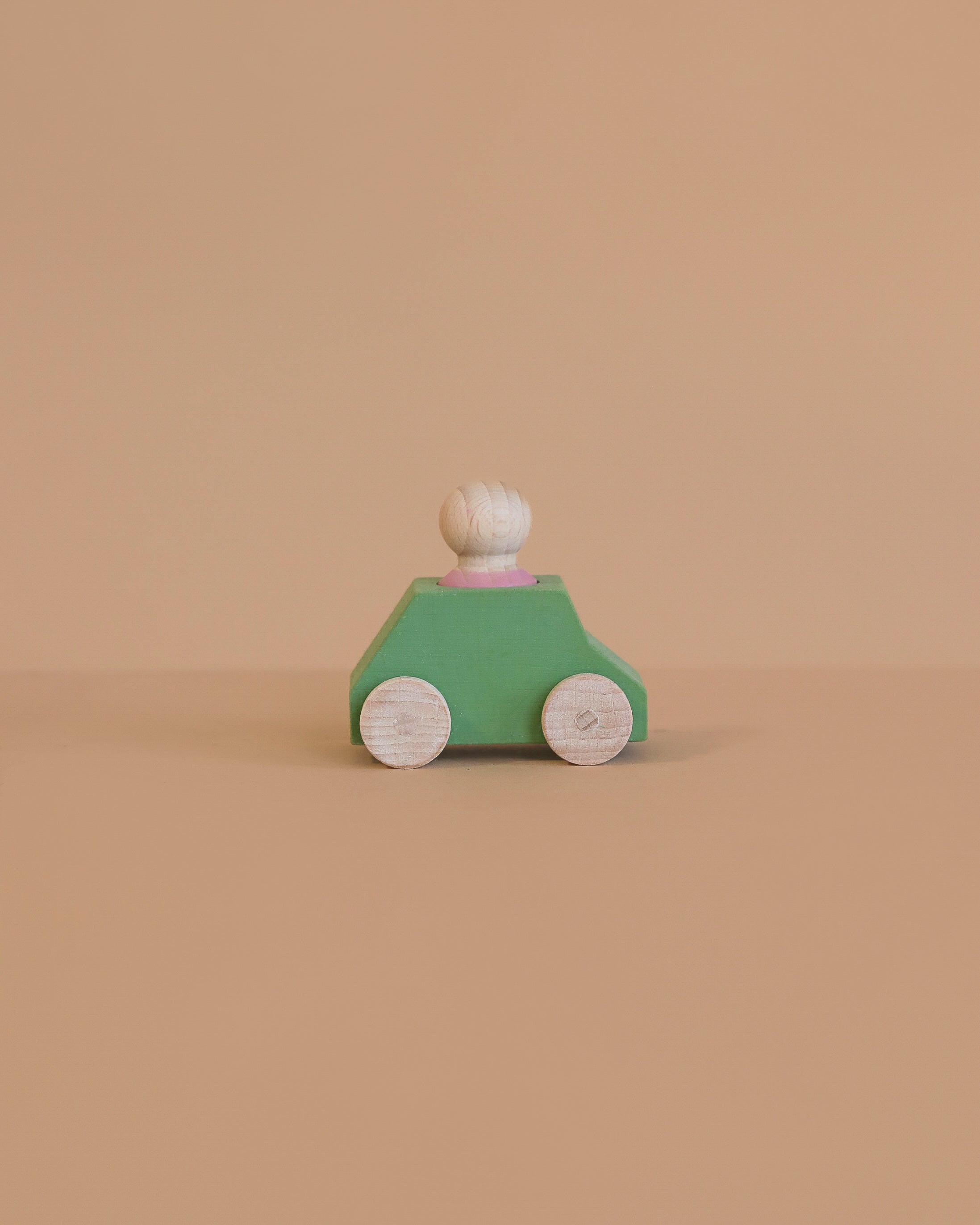 Lubulona Wooden Car with Figure - Mint