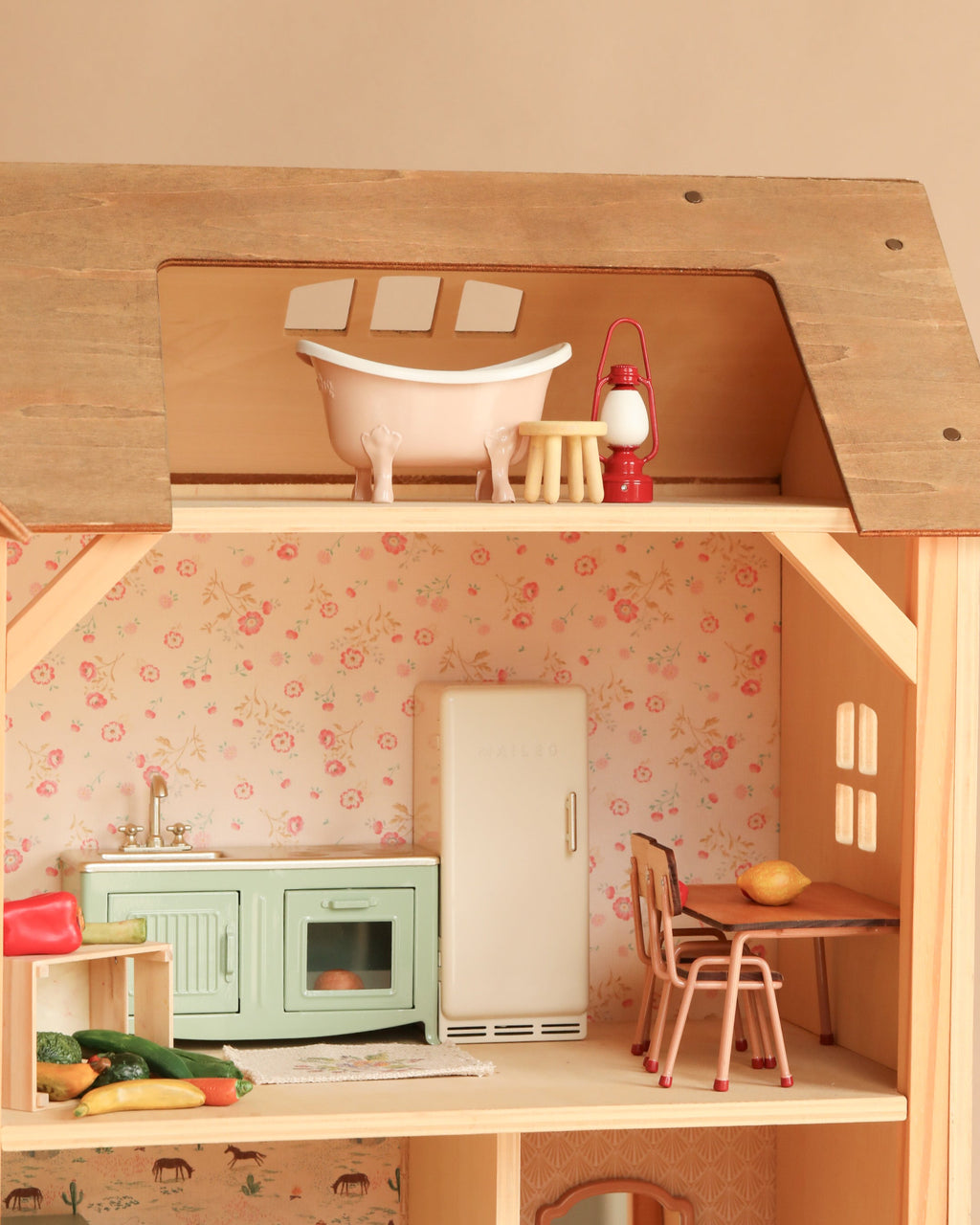 Maileg Fully Furnished Farmhouse Set + Surprise Gift