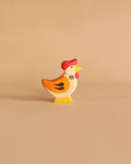 Holztiger Hen, Standing