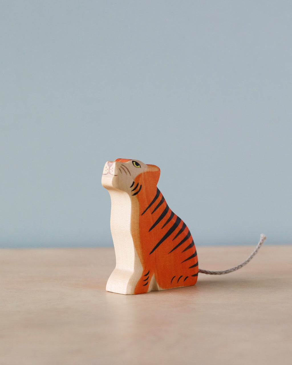Handmade Holzwald Sitting Tiger