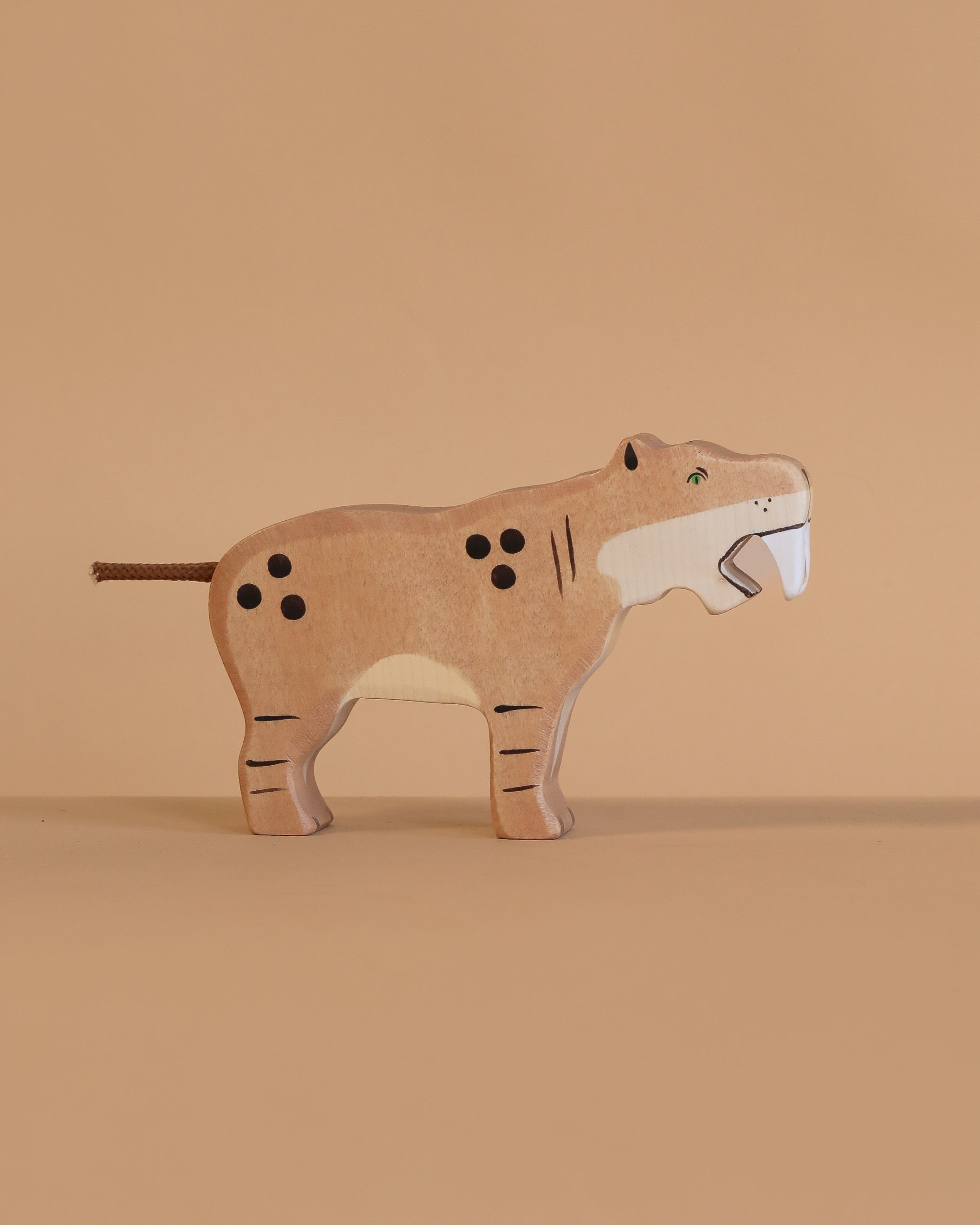 Holztiger Saber-Toothed Tiger