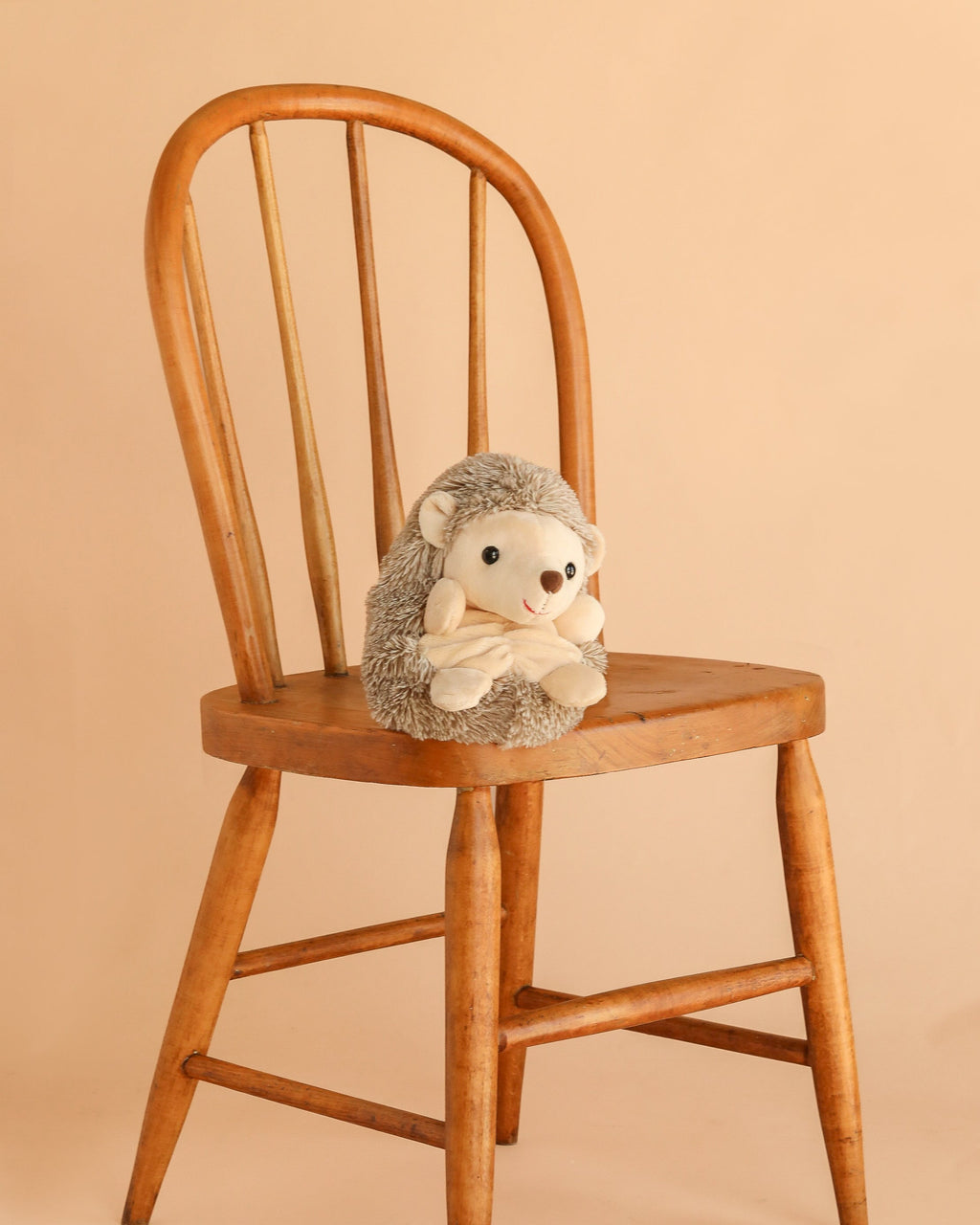 Bukowski - Sweet Hubert Hedgehog - Sitting
