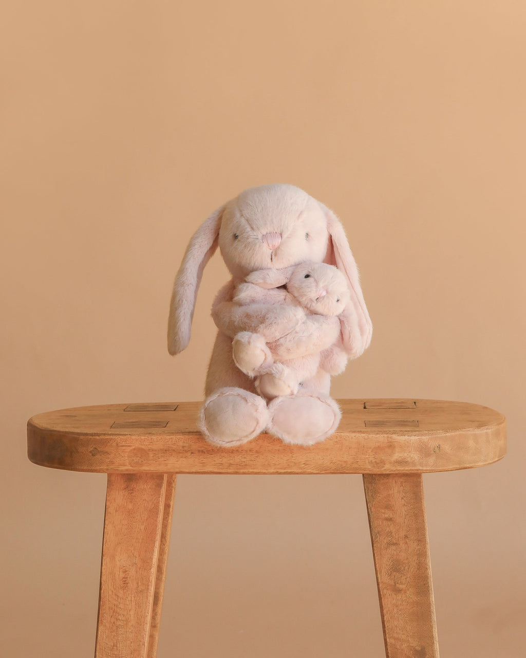 Snuggle Bunnies - Frankie the Hugging Bunny - Blossom