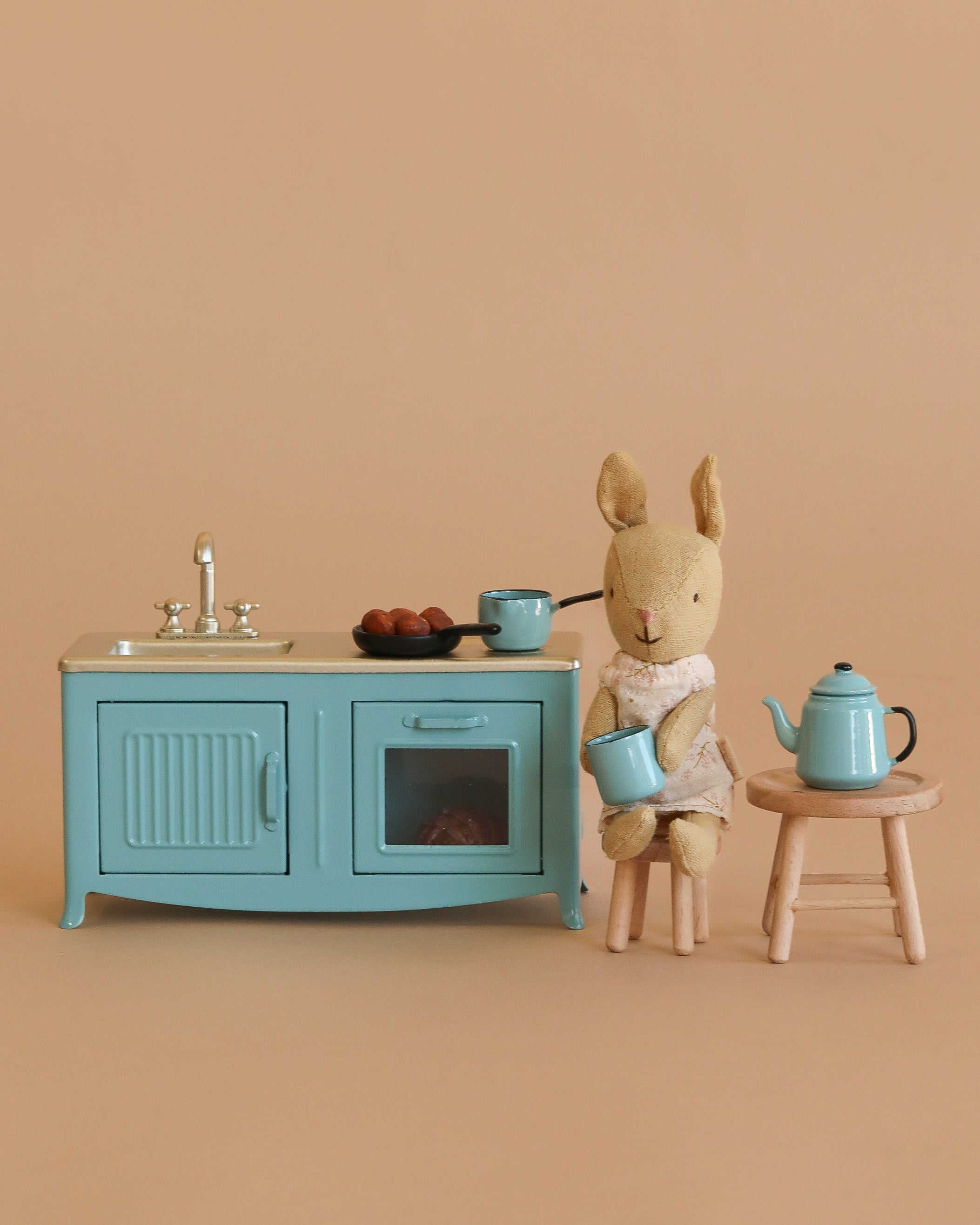 Maileg Blue Kitchen with Rabbit Set