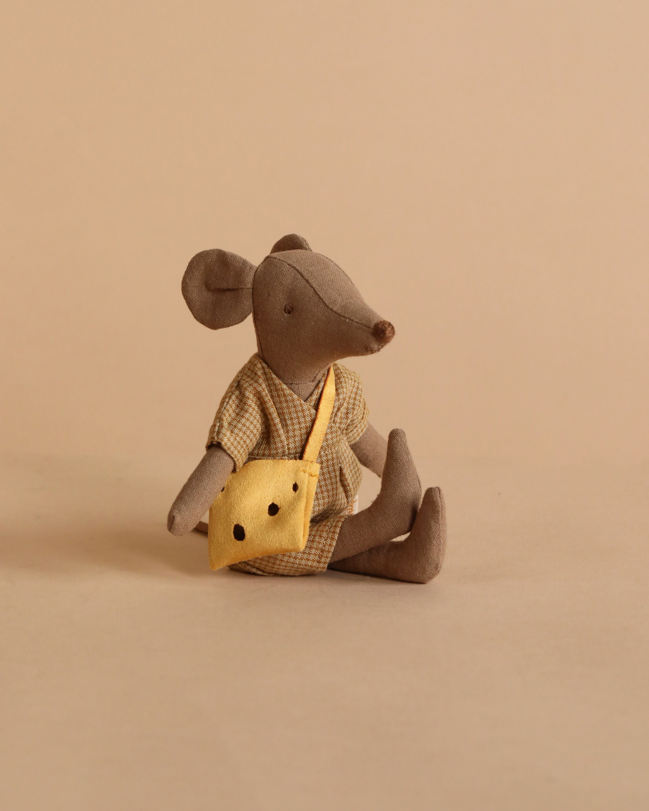 Maileg Mum Mouse in Queen Dress with Stand