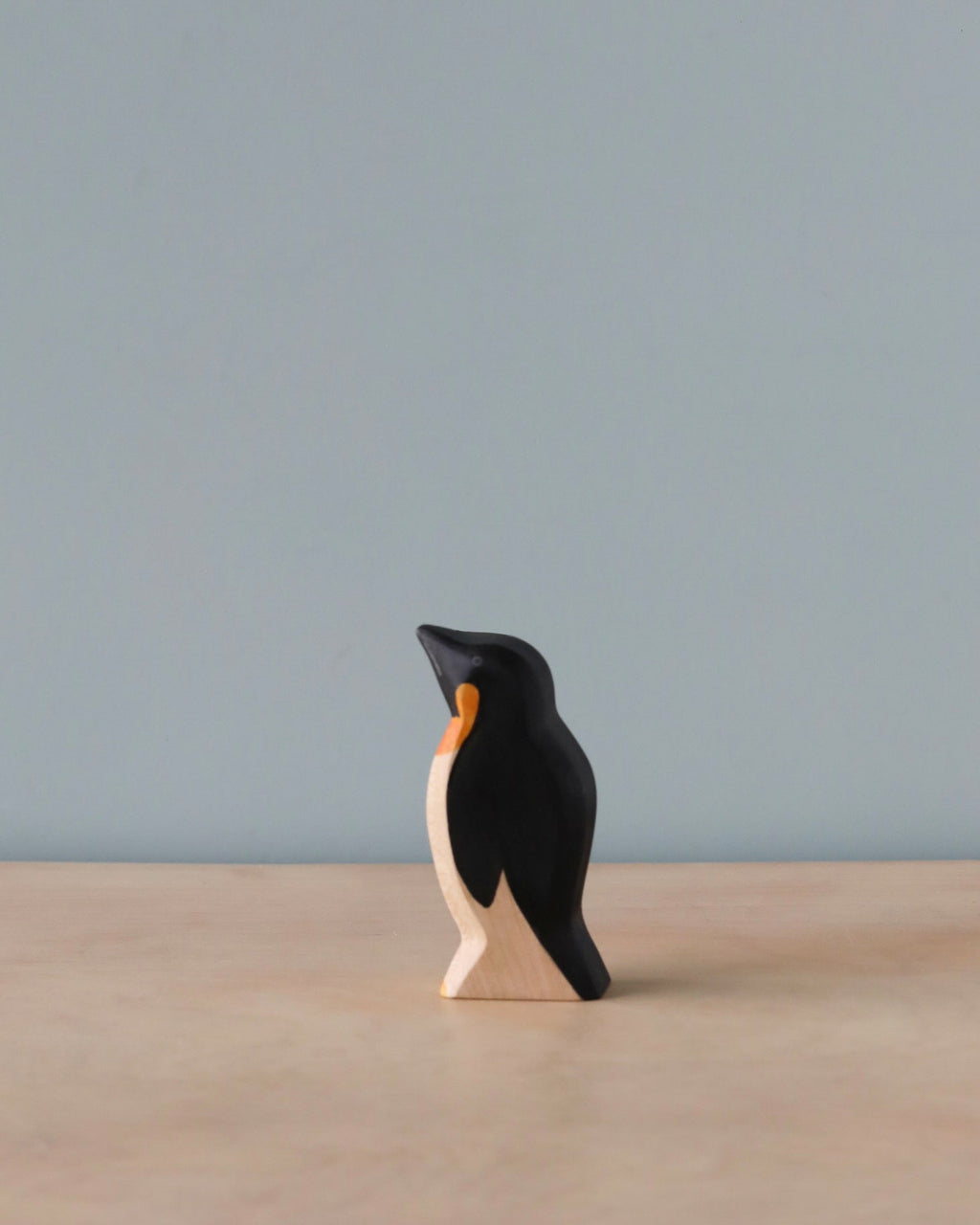 Handmade Holzwald Penguin, Head Up