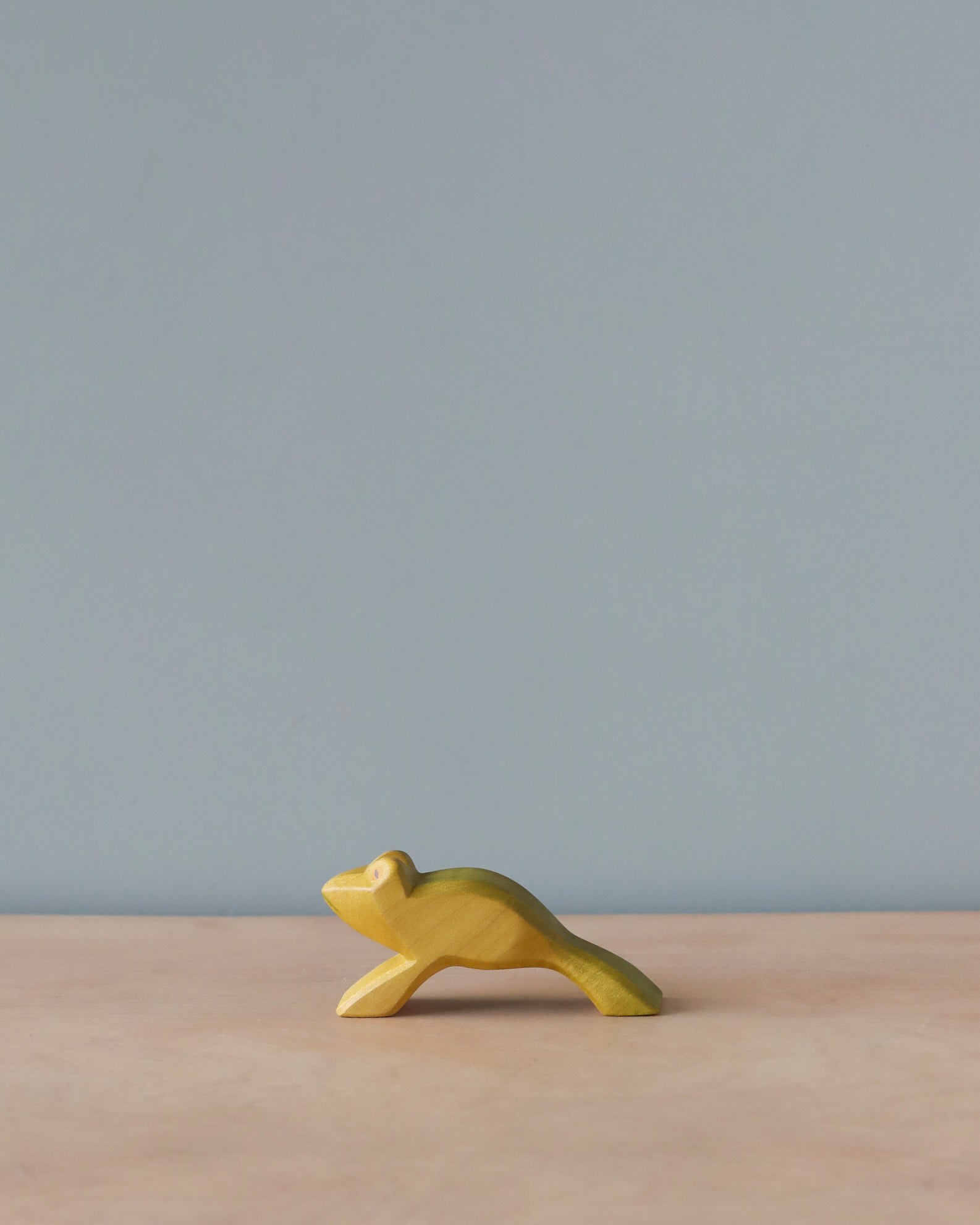Handmade Holzwald Jumping Frog
