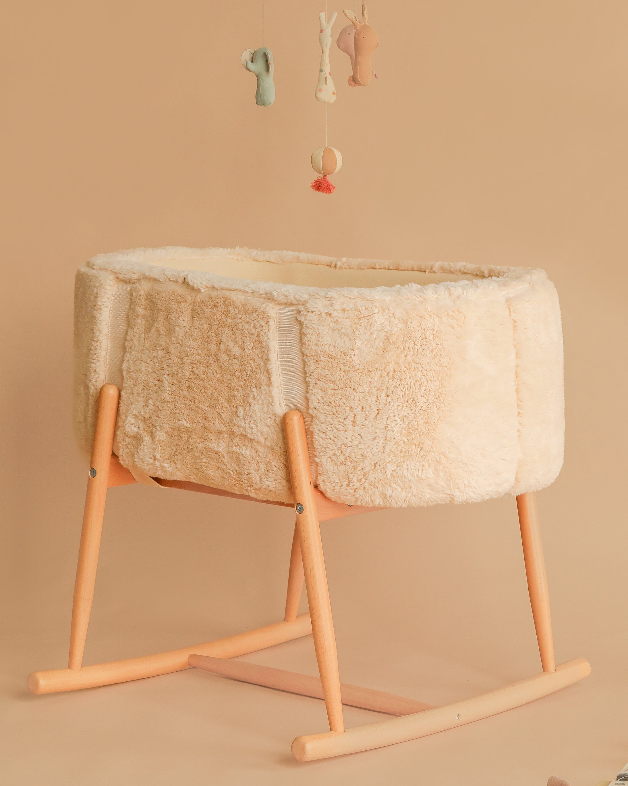 Charlie Crane KUKO 'Fur' Moses Basket