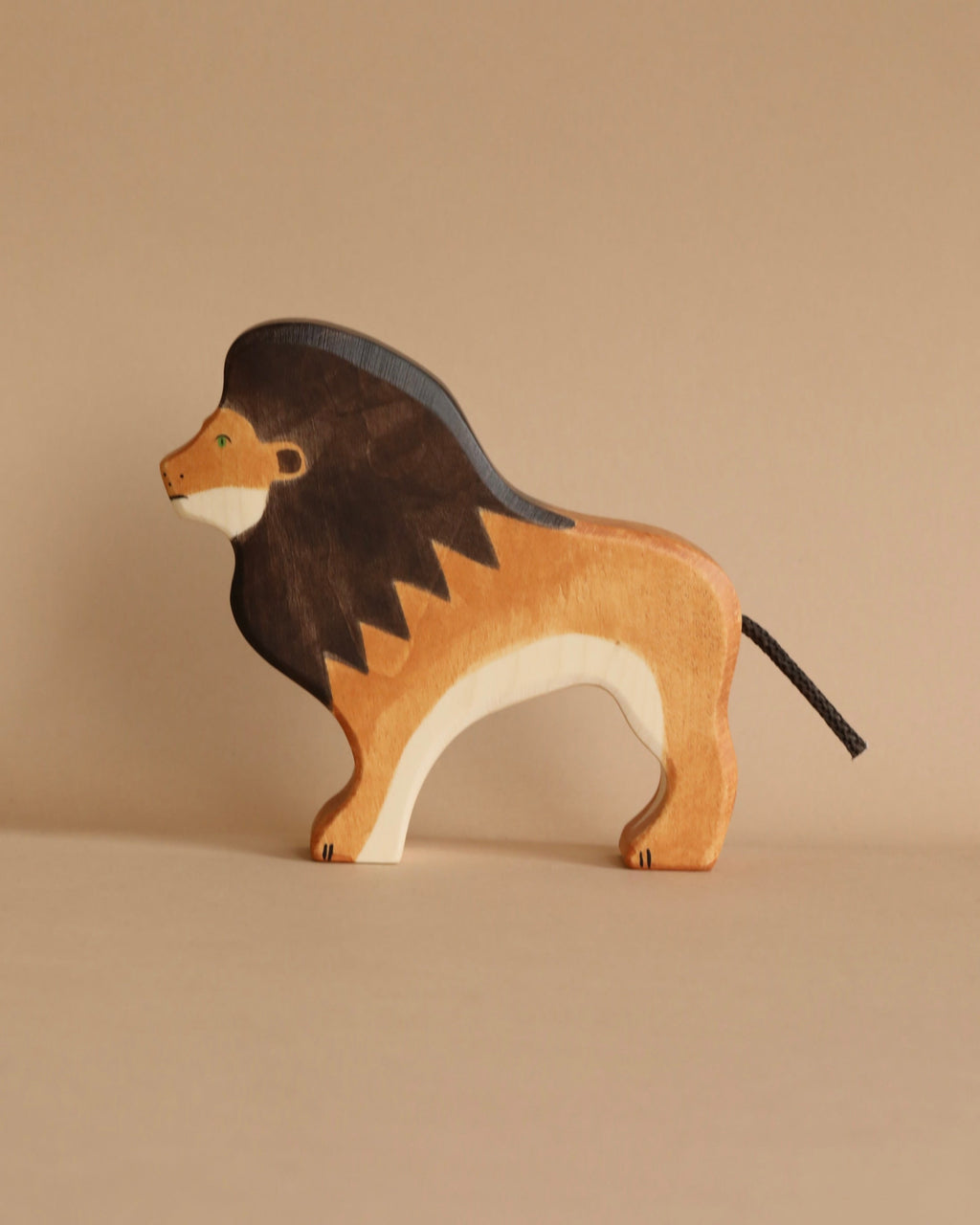 Holztiger Lion