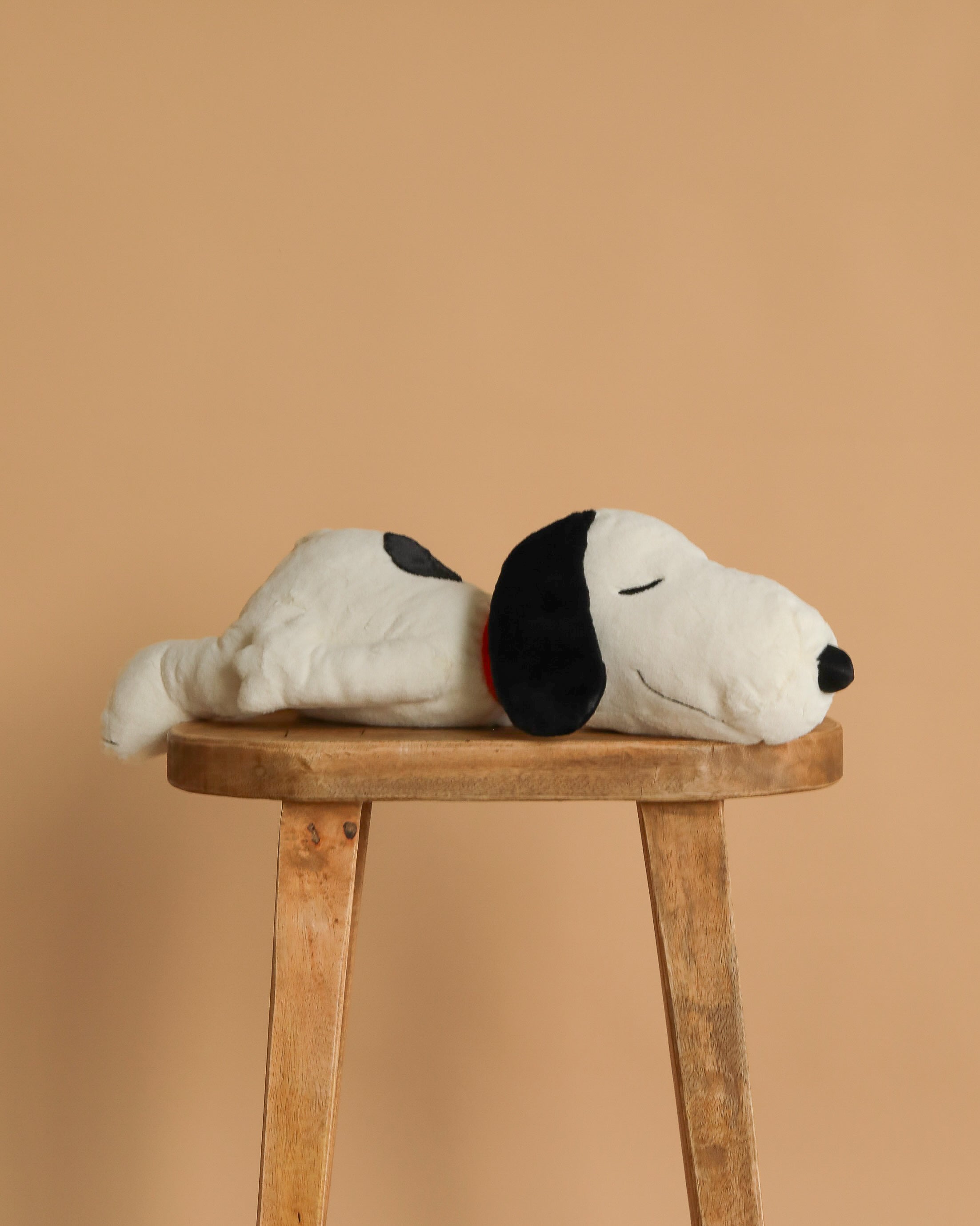 Steiff XL Snoopy Lying Down 16"