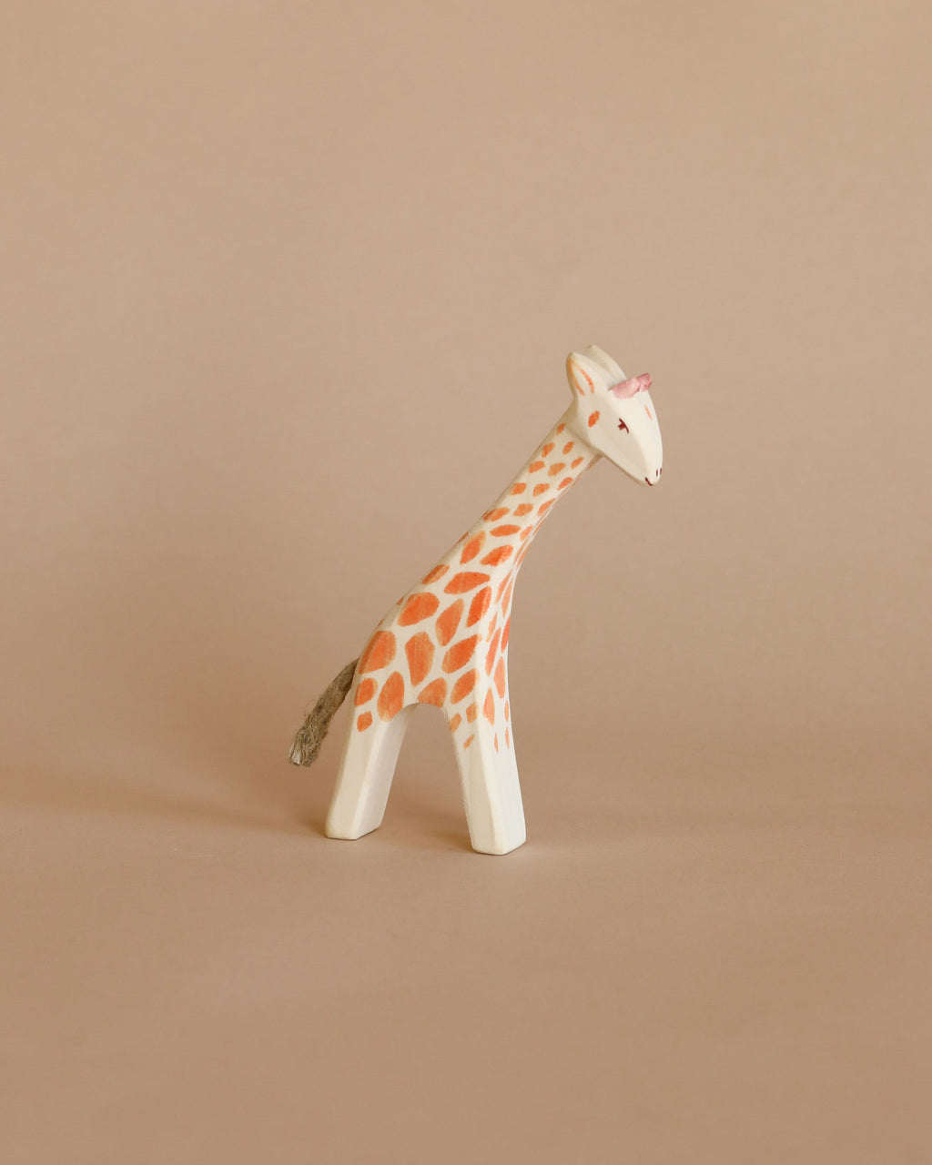 Ostheimer Small Giraffe - Head Low