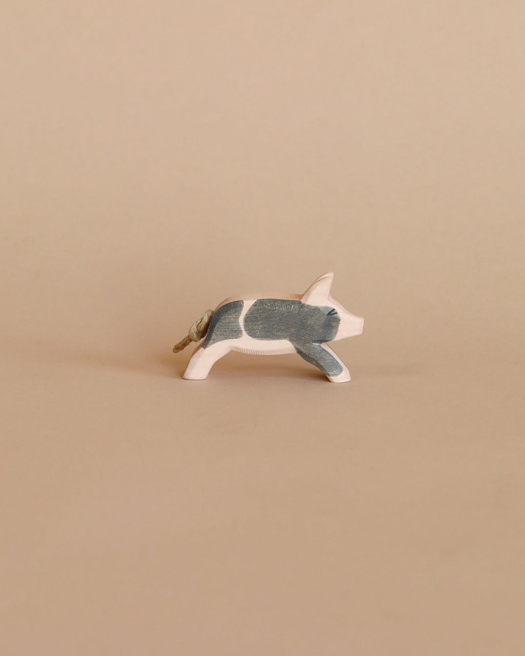 Ostheimer Spotted Piglet - Running