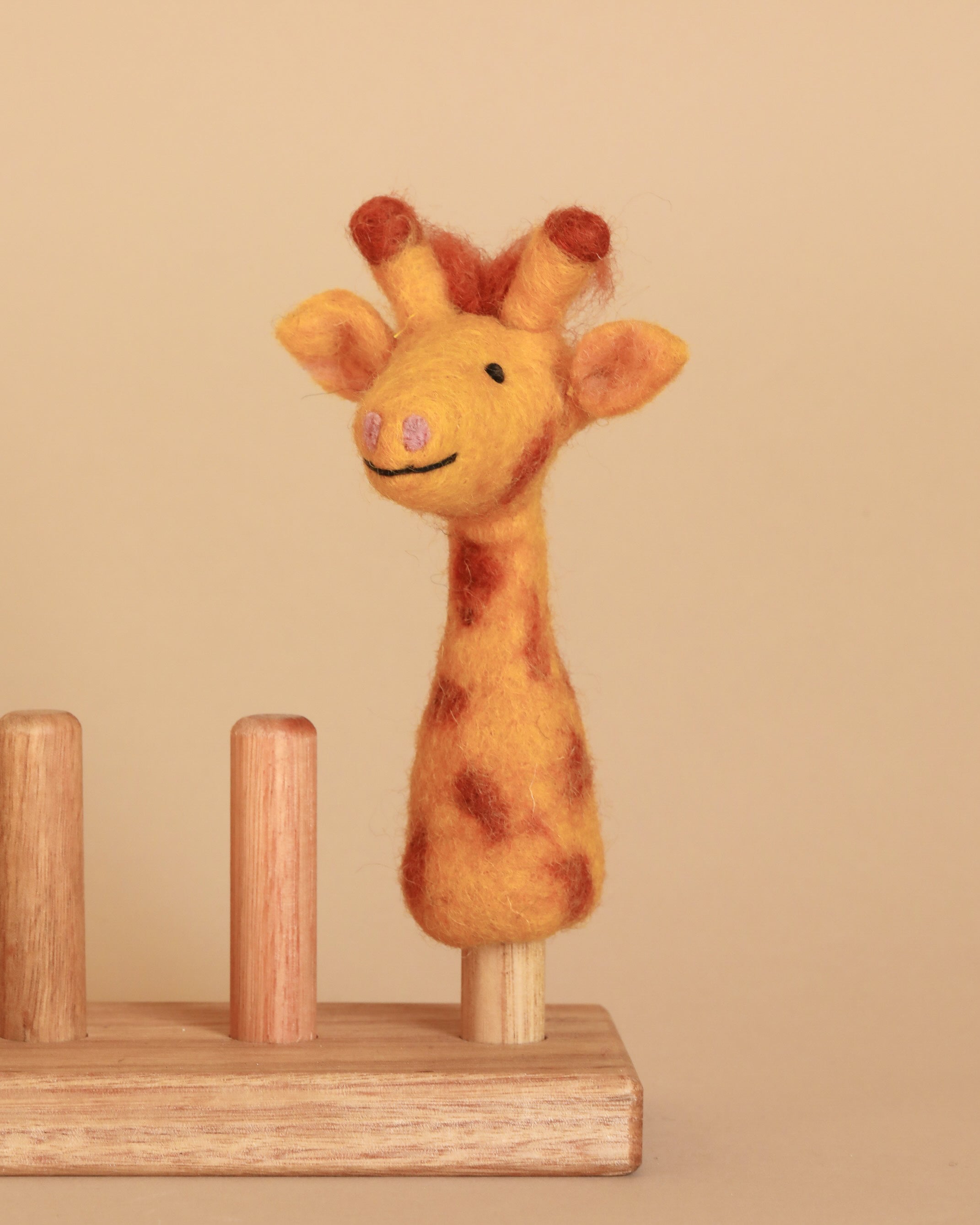 Felt Finger Puppet: Giraffe