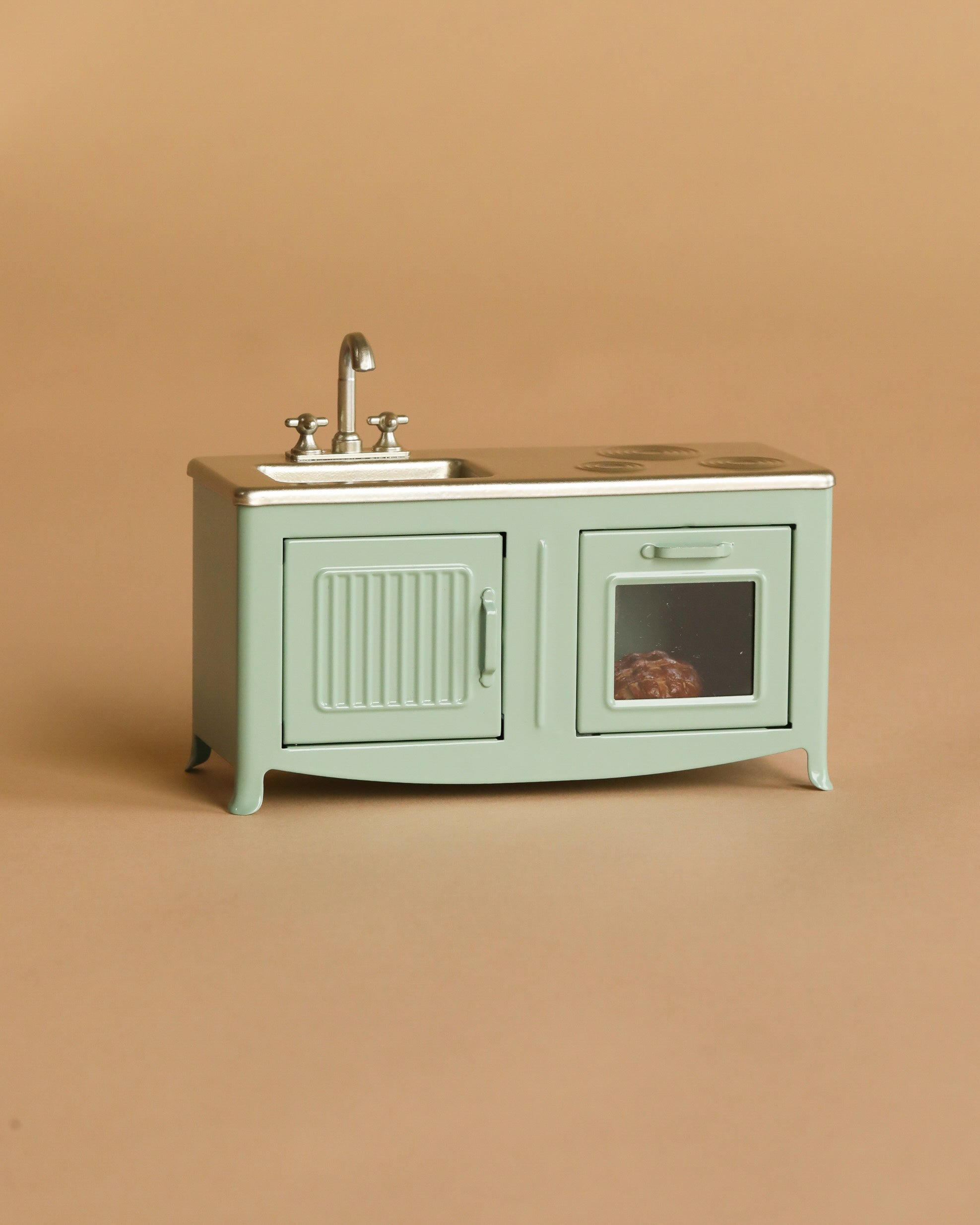 Maileg Kitchen Set with Family