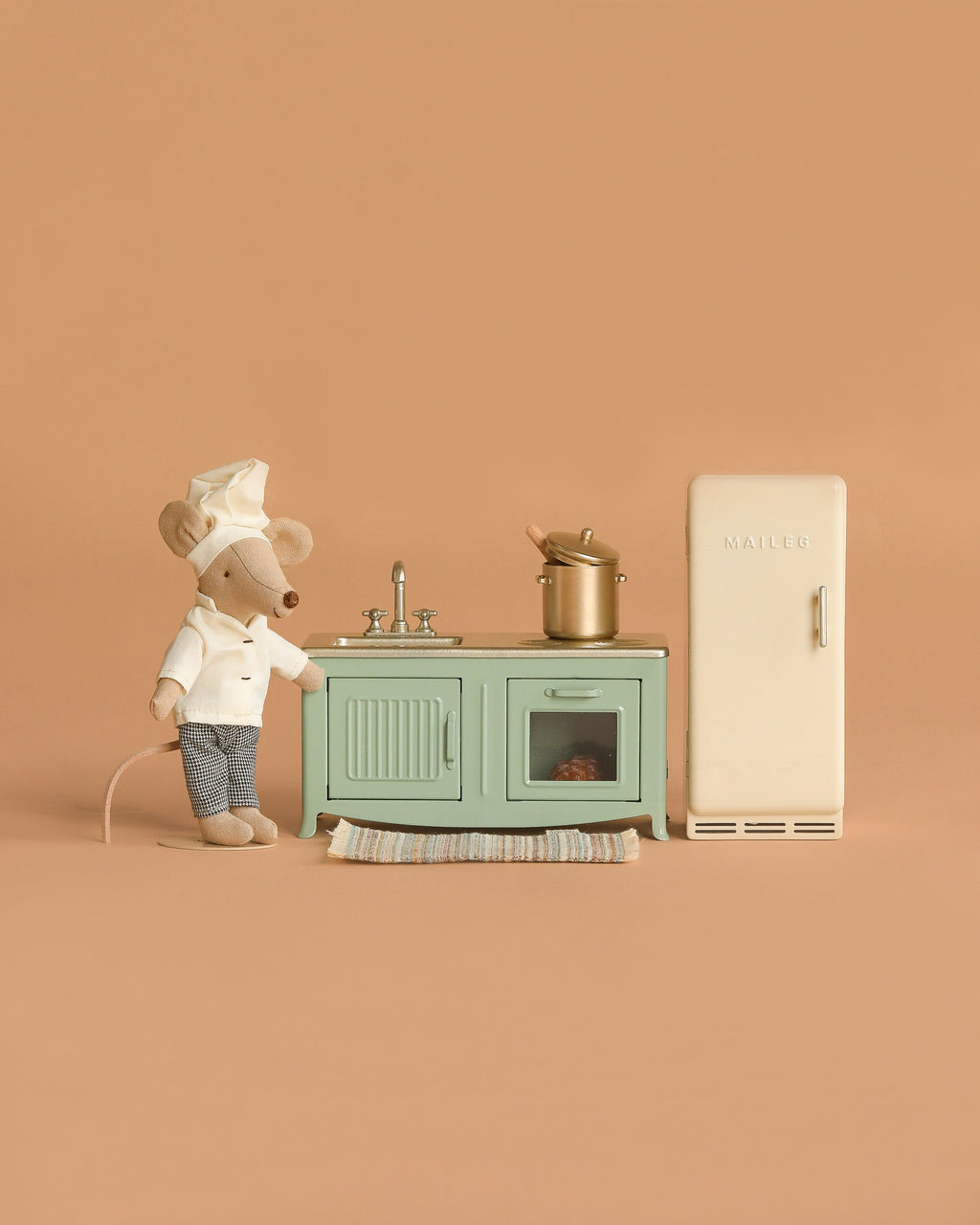 Maileg Kitchen Set with Chef Mouse