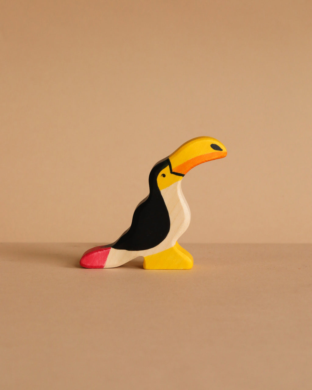 Holztiger Toucan