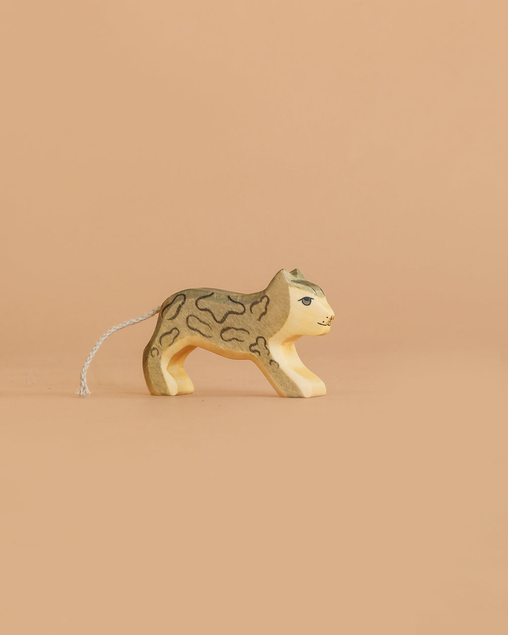 Handmade Holzwald Small Snow Leopard