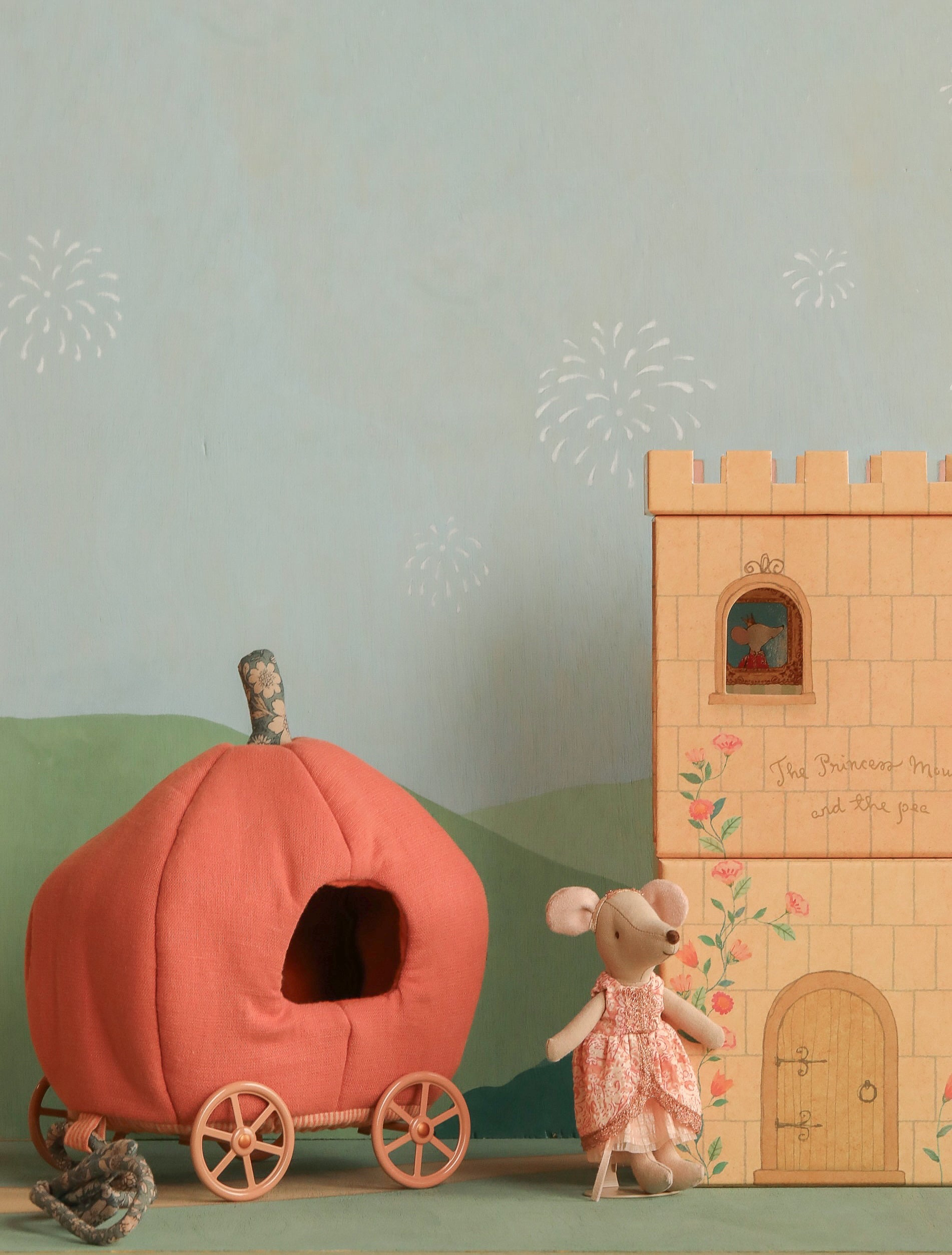 Maileg Princess and The Pea, Big Sister Mouse