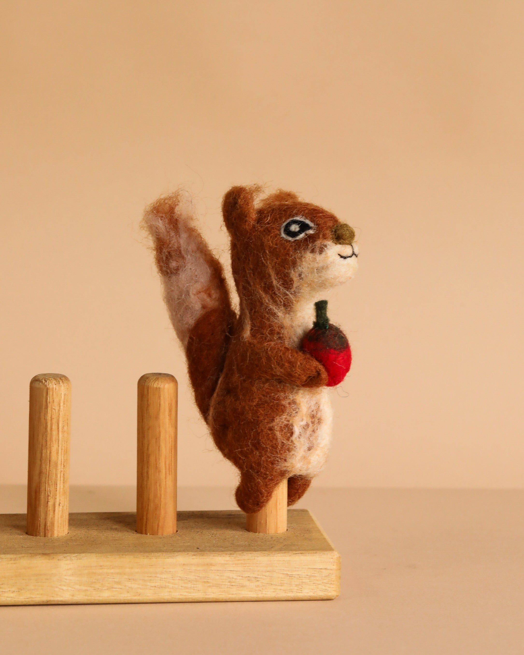 Felt Finger Puppet: Brown Squirrel