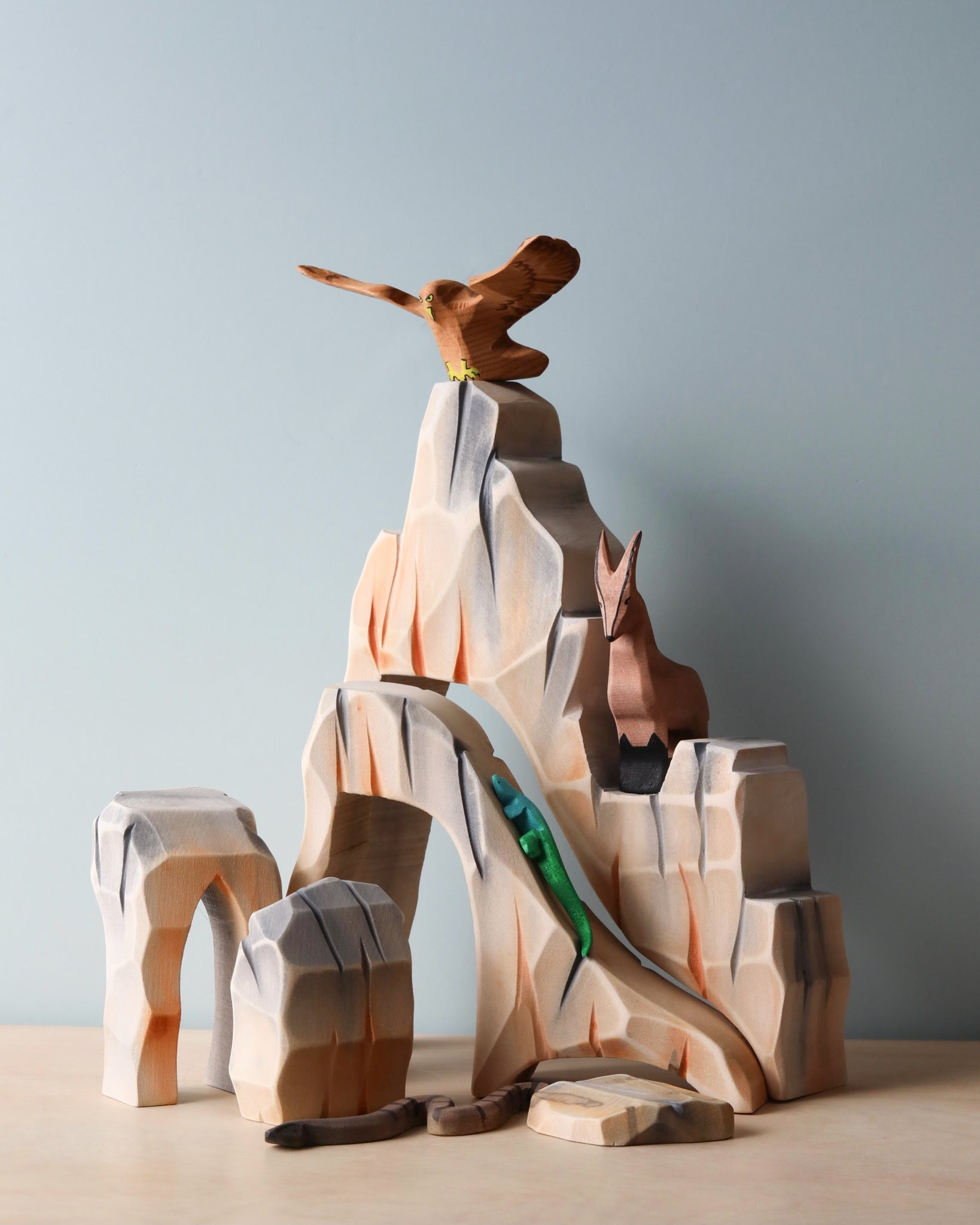 Bumbu Handmade Wooden Mountain Cliff Scene