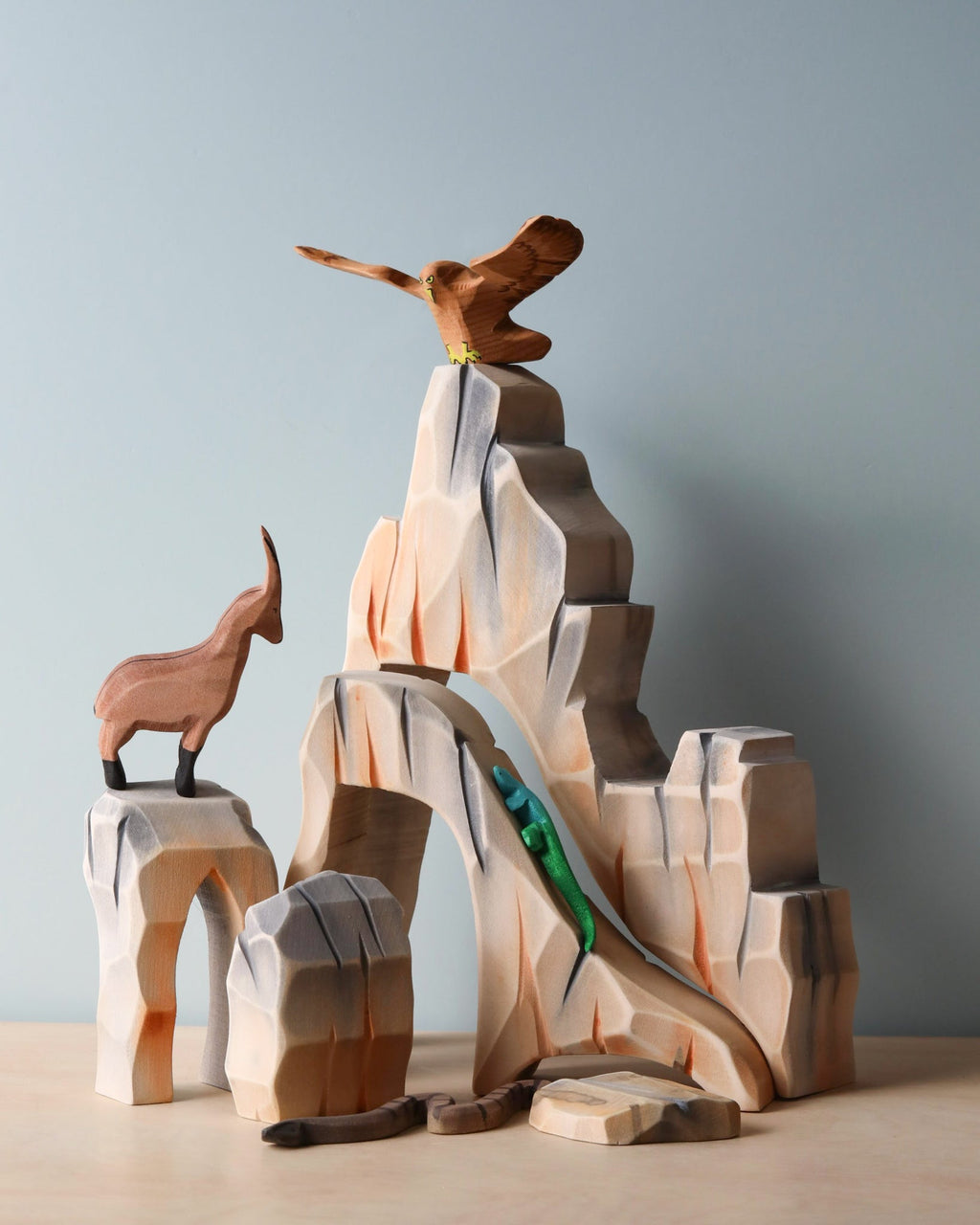 Bumbu Handmade Wooden Mountain Cliff Scene