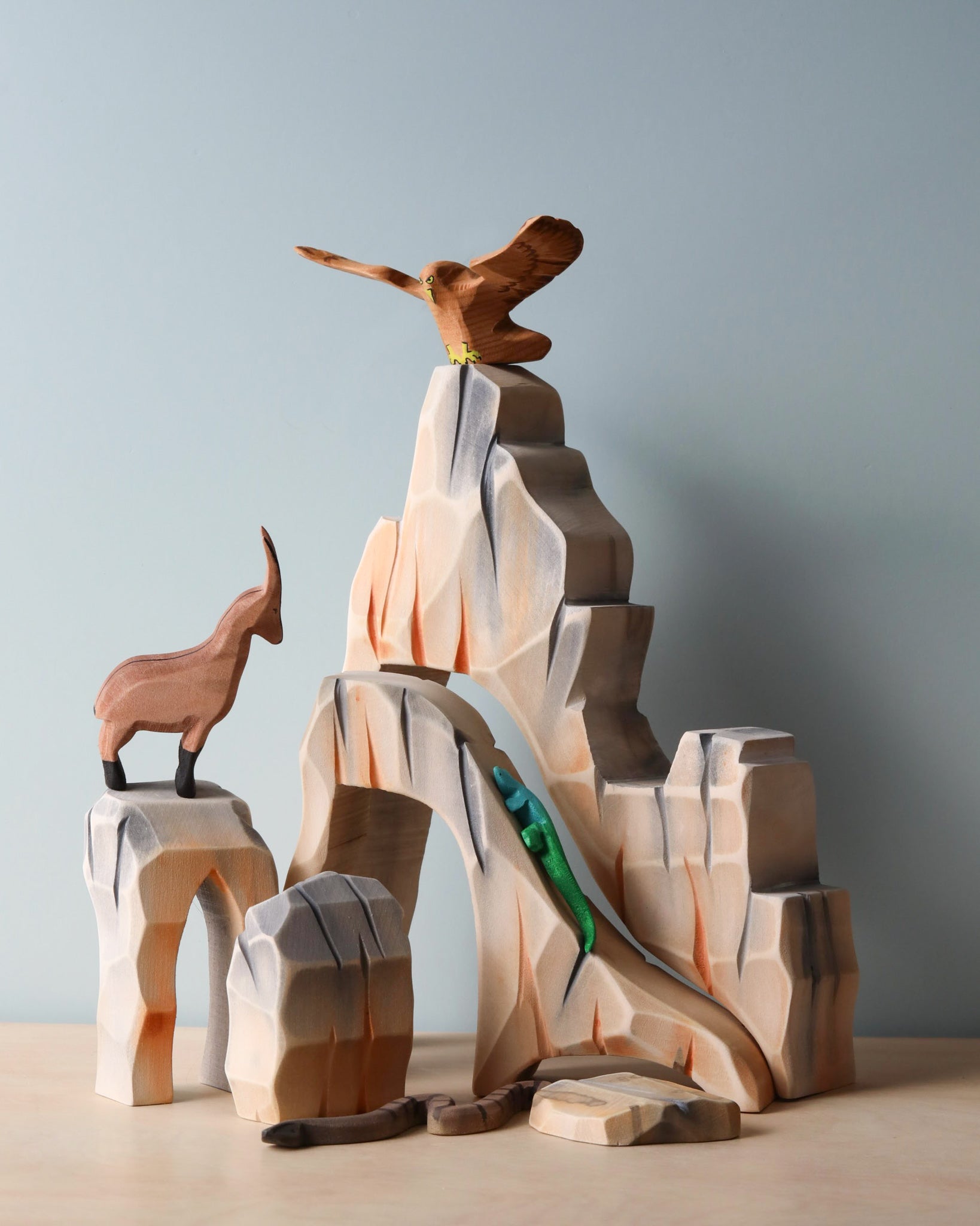 Bumbu Handmade Wooden Mountain Cliff Scene