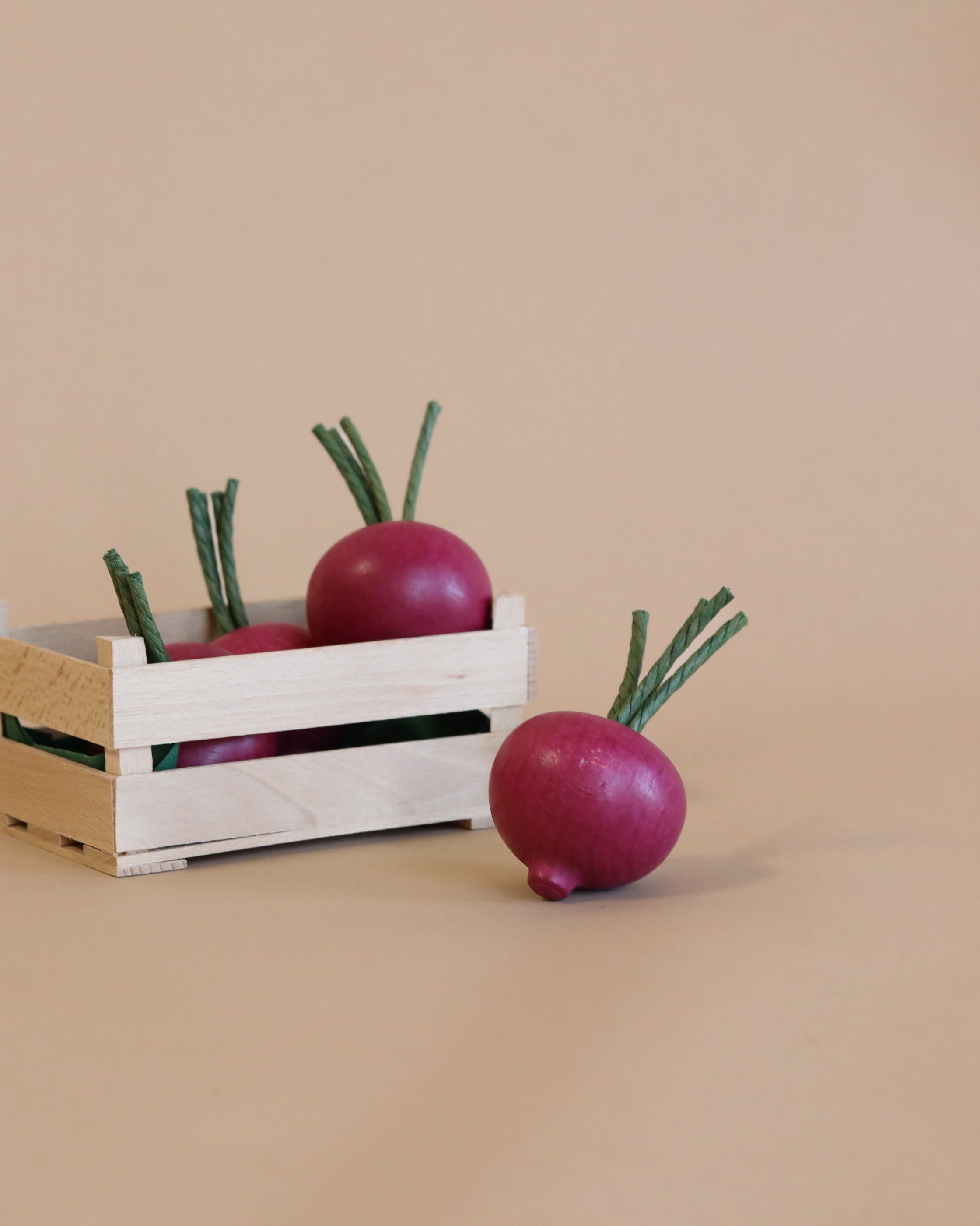 Erzi Beetroot Pretend Food (ships in one week)