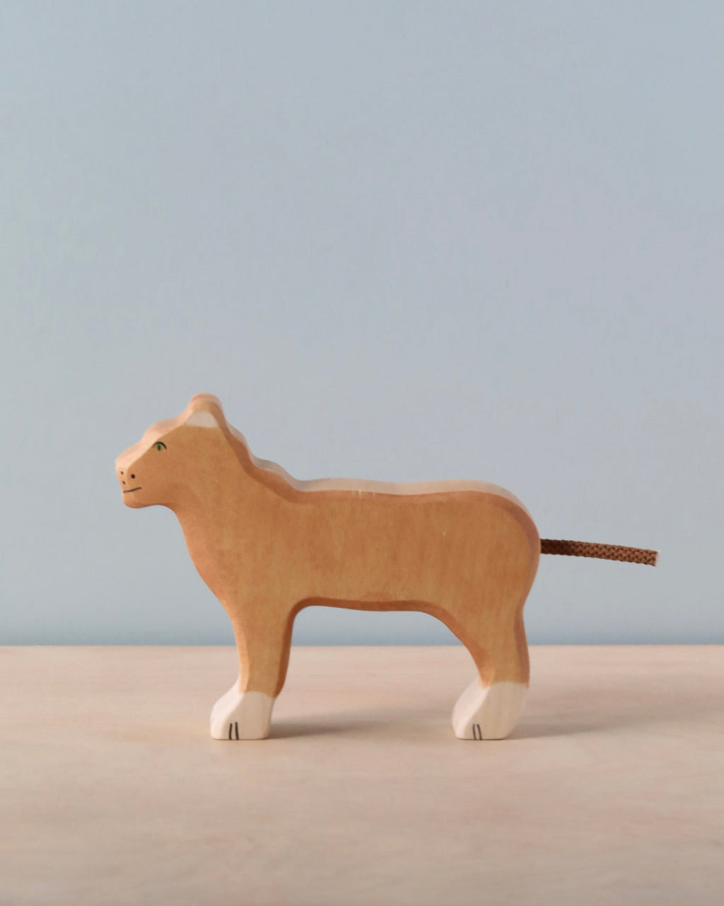 Holztiger Lioness