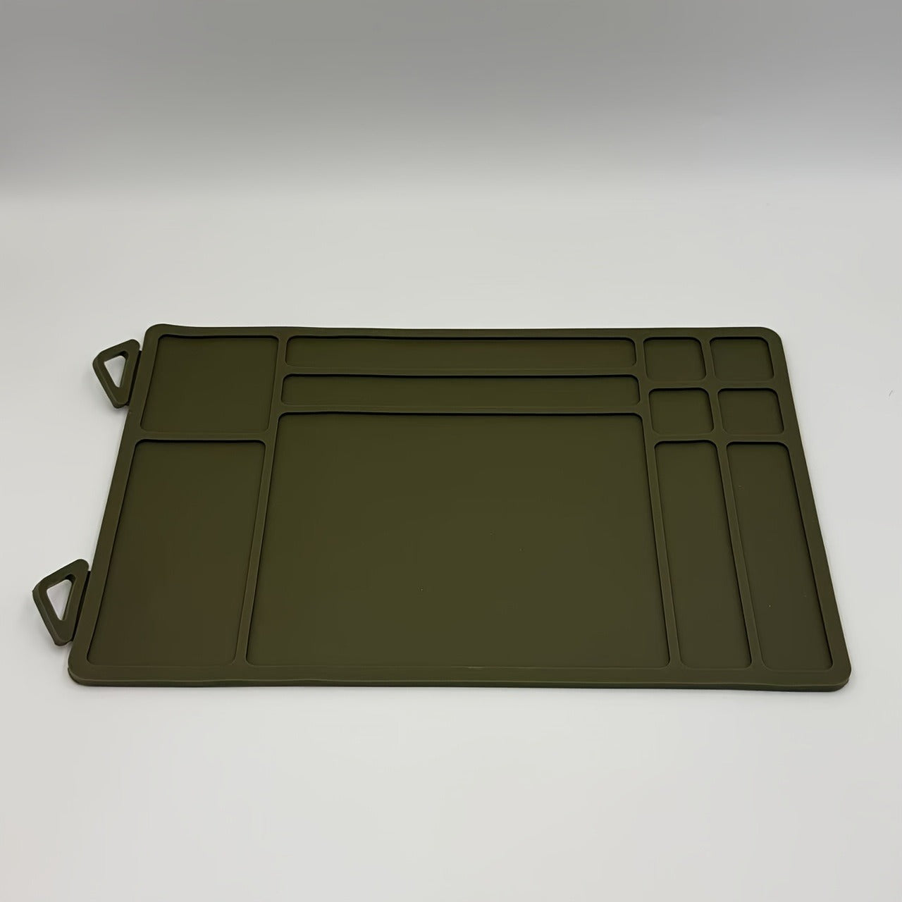 Gun Cleaning Mat with Magnetic Parts Tray – Heavy Duty Non-Slip Rubber Solvent-Resistant Pad for Pistol Rifle Handgun Maintenance, Easy-Clean Silicone Surface Gunsmith Work Mat