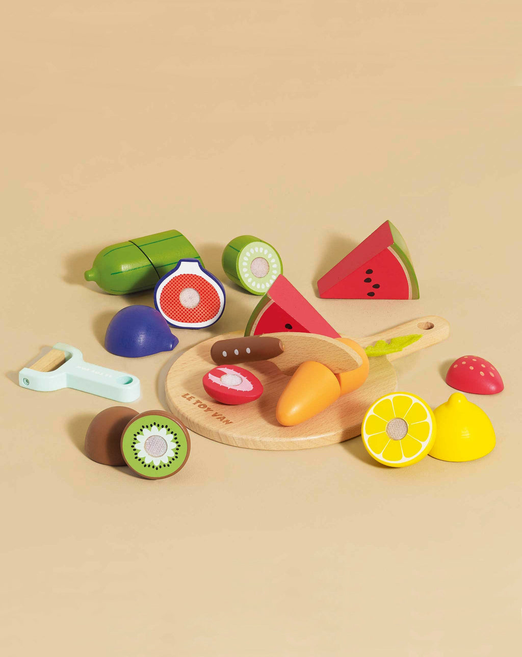 Wooden Chopping Board & Sliceable Play Food