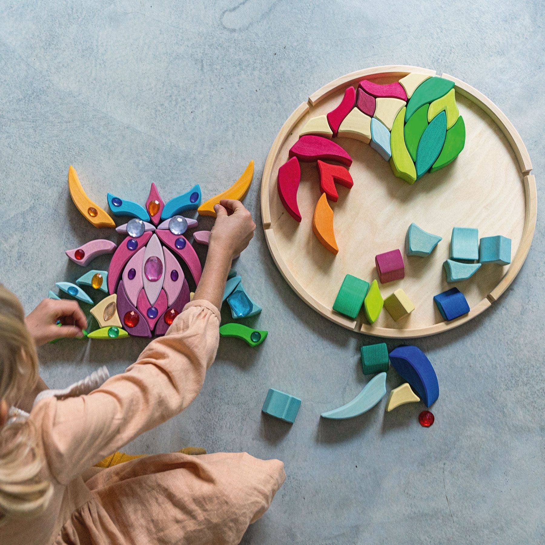 Grimm's Lara Circle Flower Building Set
