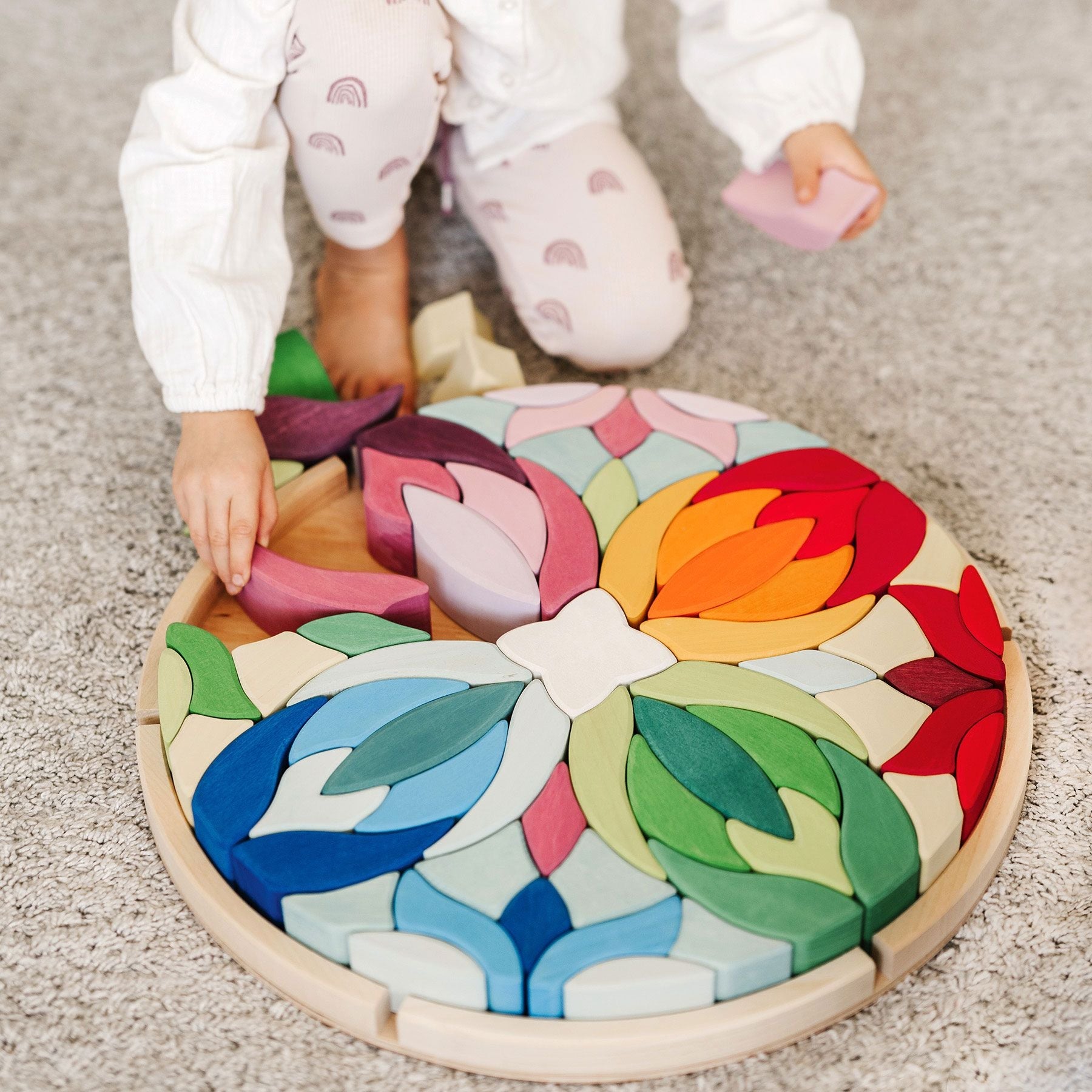 Grimm's Lara Circle Flower Building Set