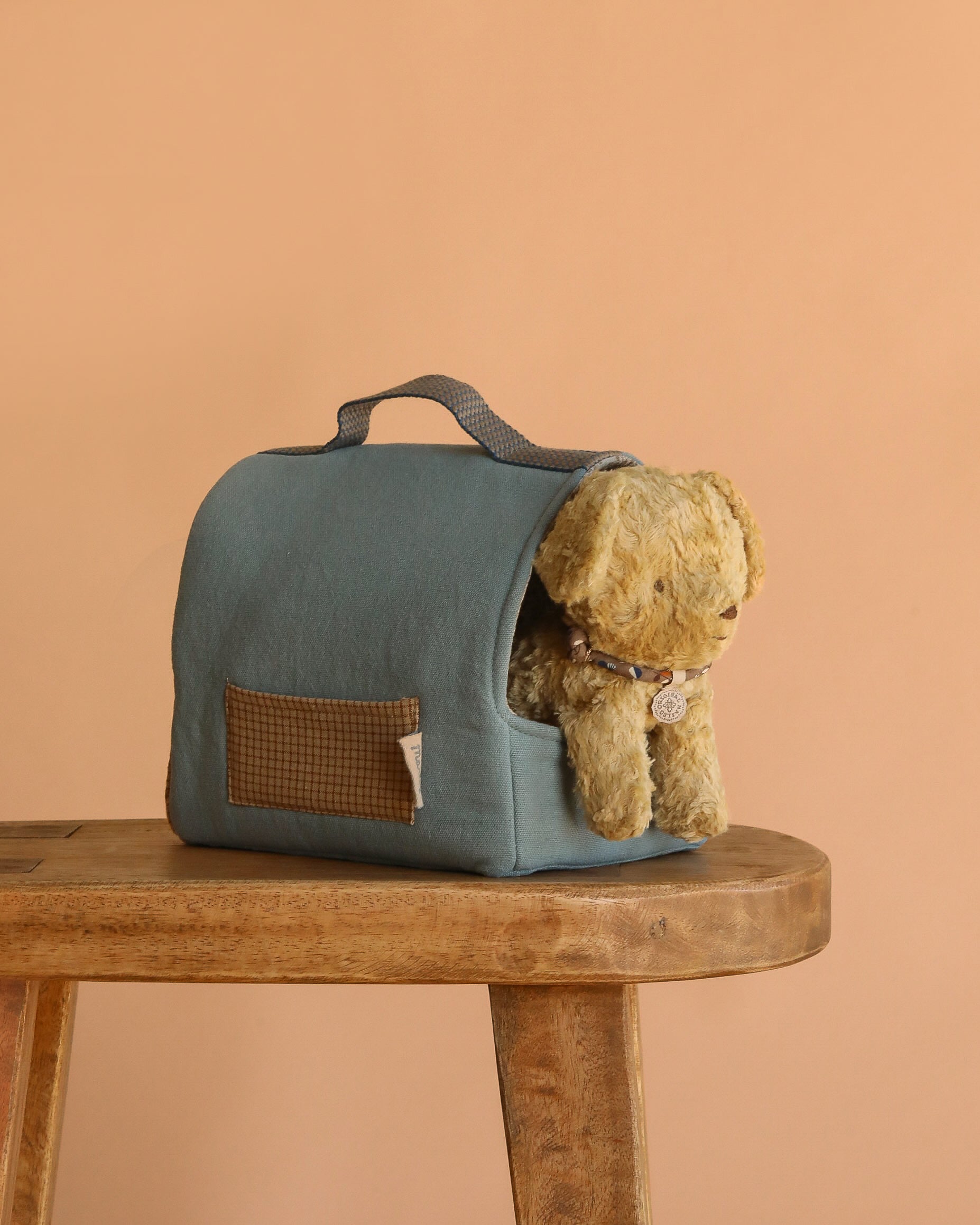 Maileg Puppy in Dusty Blue Pet Carrier - Soft Sand
