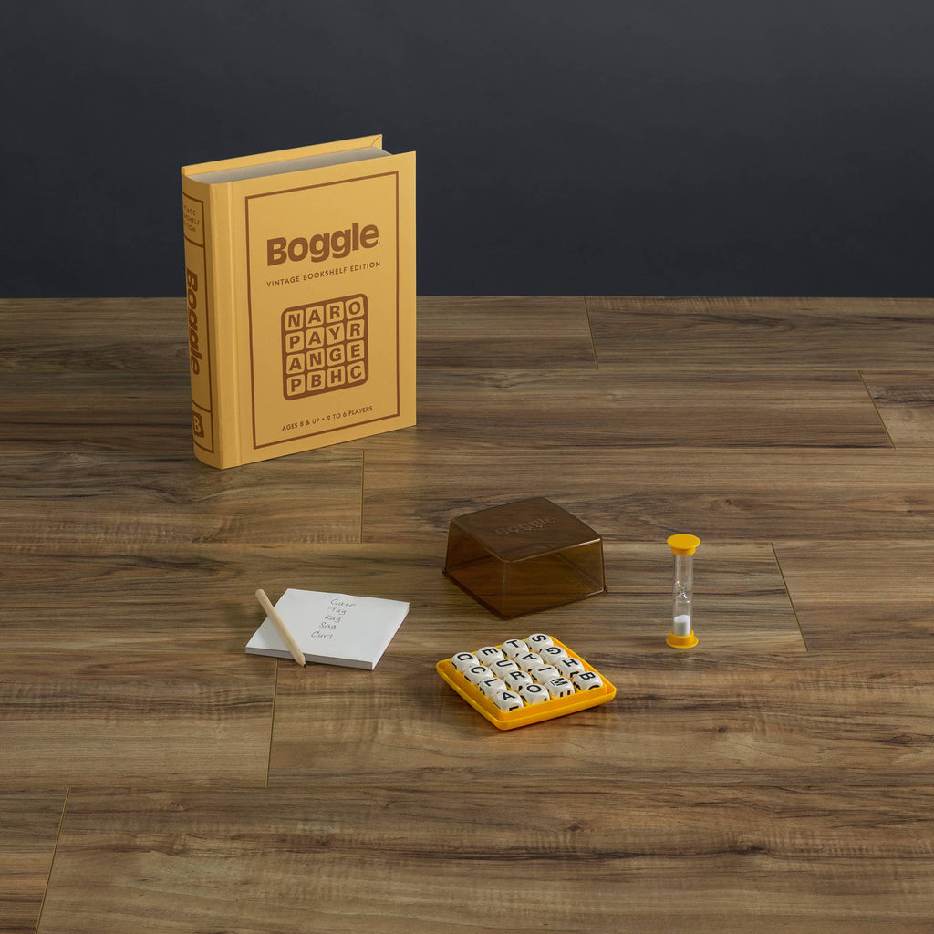 Board Game: Boggle Vintage Bookshelf Edition